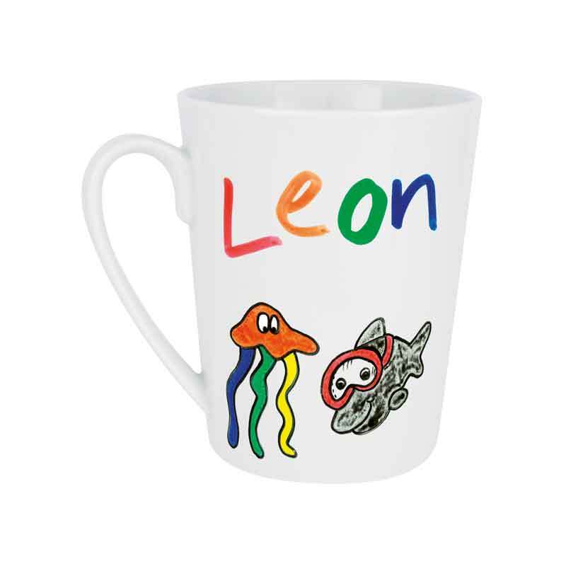 Hobby Line Porcelain PEN: Weiße Tasse mit bunten Zeichnungen und dem Namen "Leon", ideal für kreative Designs.
