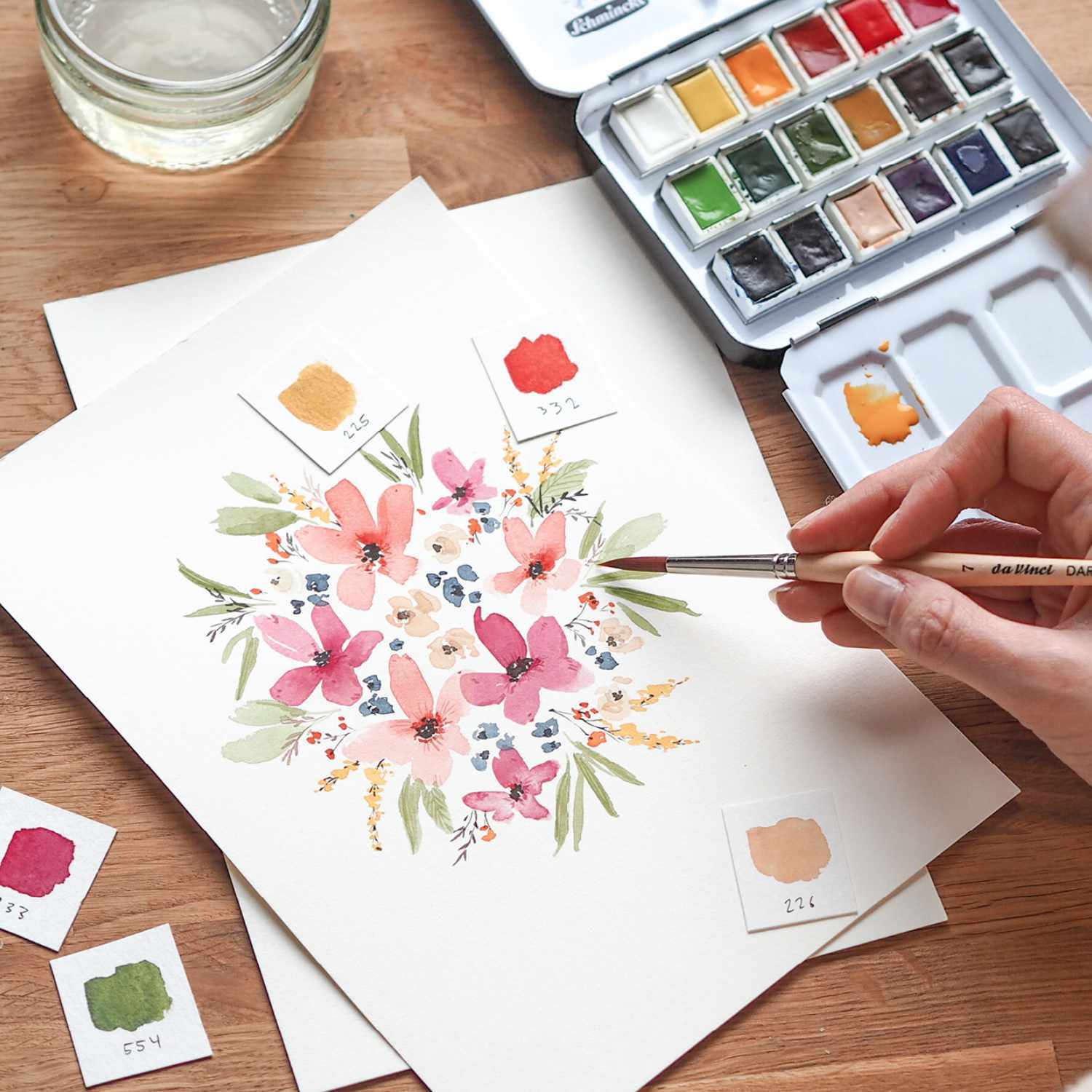 Anleitung Floral Watercoloring mit May & Berry: Hand malt bunte Blumen mit Aquarellfarben auf Papier.