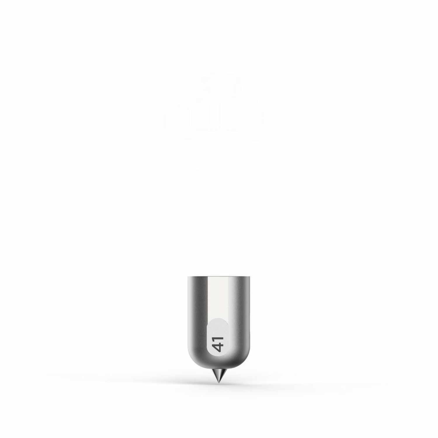 Maker Engraving Tip 41 Gravurklinge, silberfarben, von Cricut. Detailansicht der Spitze auf weißem Hintergrund.