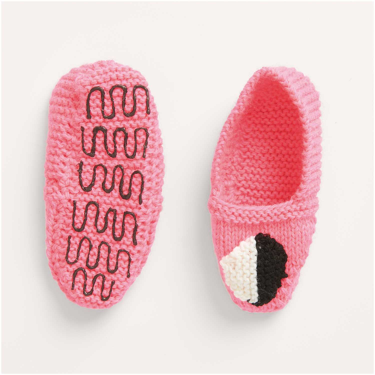 Gestrickte Hausschuhe Rot: Modell 33 aus dem Heft Rico Kids 12