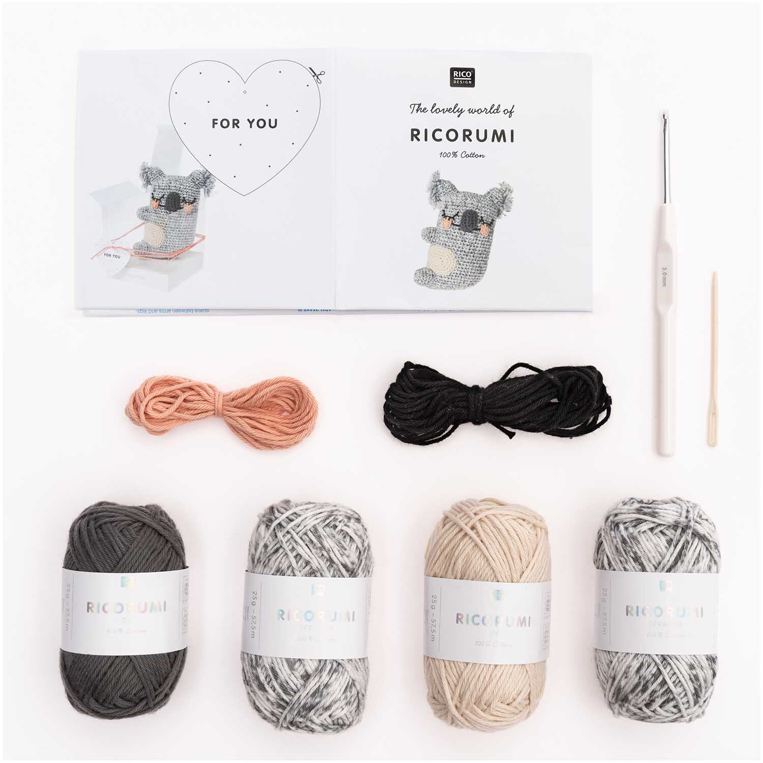 Häkelset Ricorumi Animals Koala mit Garn in verschiedenen Farben, Häkelnadel und Anleitung. Ideal für kreative Handarbeitsprojekte.
