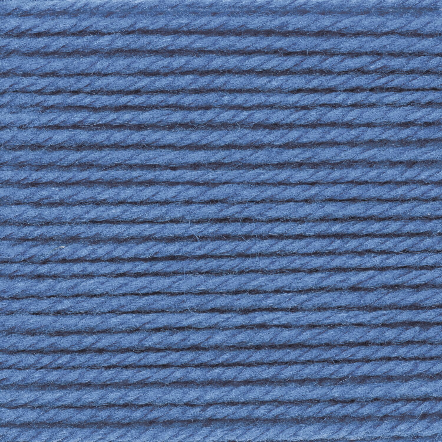 Wickelkarte des Garns Essentials Soft Merino aran in der Farbe 074 Blau.