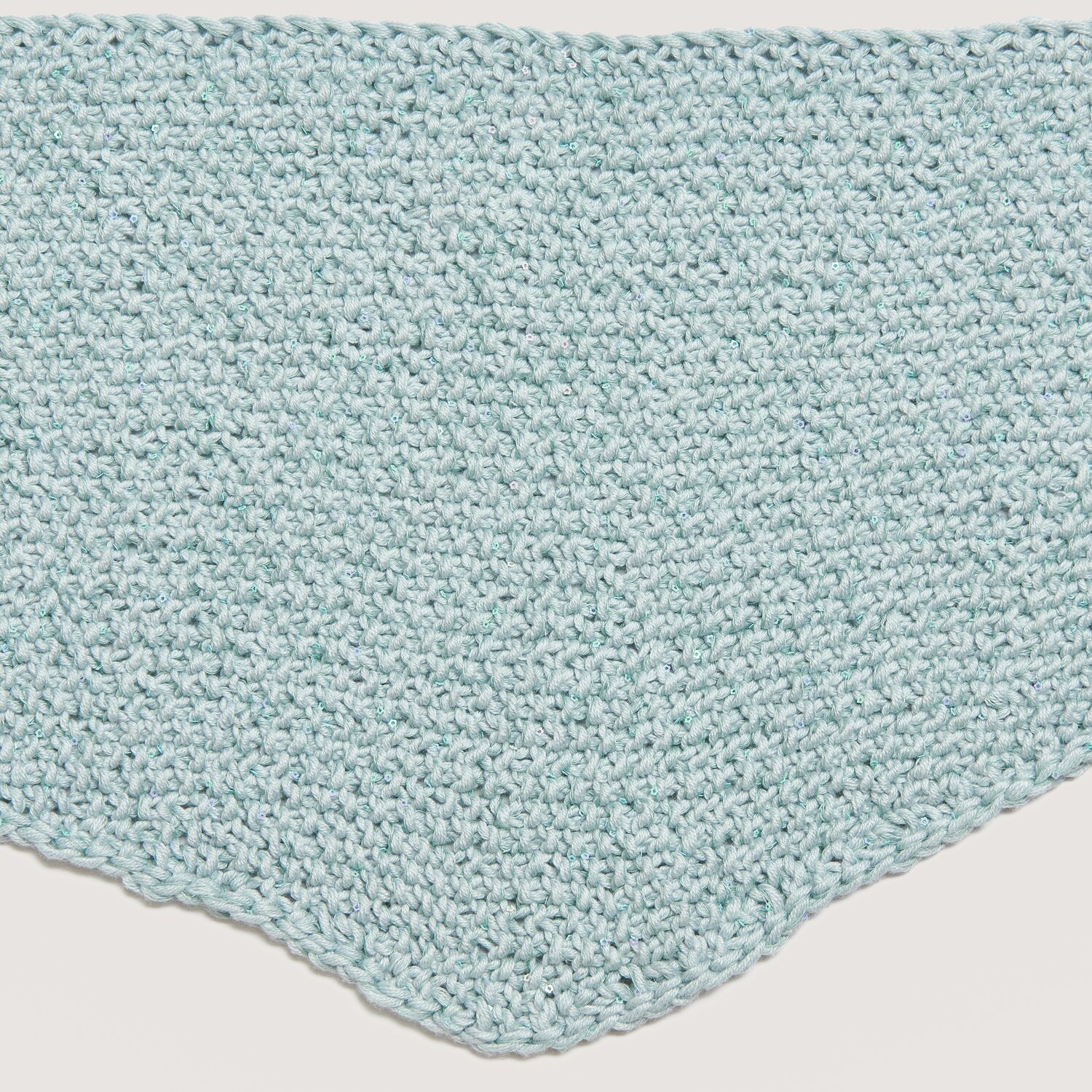 Made by Me No. 20 Frühjahr-Sommer: Hellblaues Strickmuster aus Baumwolle, Seide und Kaschmir. Ideal für kreative Strickprojekte.