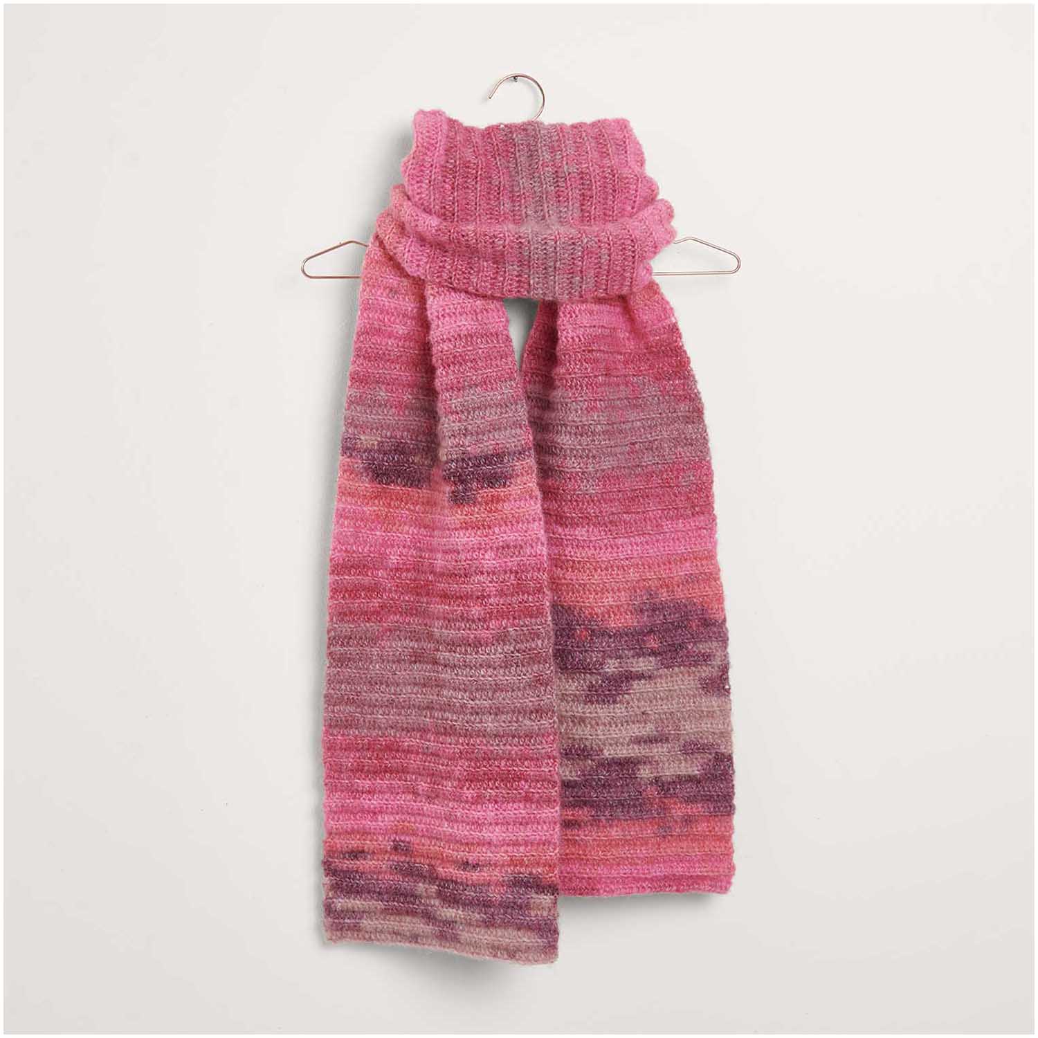 Gestrickter Schal: Modell 09 aus dem Heft Creative Painted Power Special