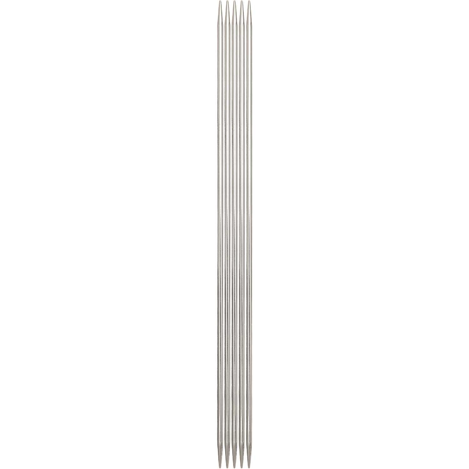 KnitPro Nadelspiel 20cm Messing: Ein Set aus fünf langen, glänzenden Stricknadeln aus Messing. Ideal für präzises Stricken.