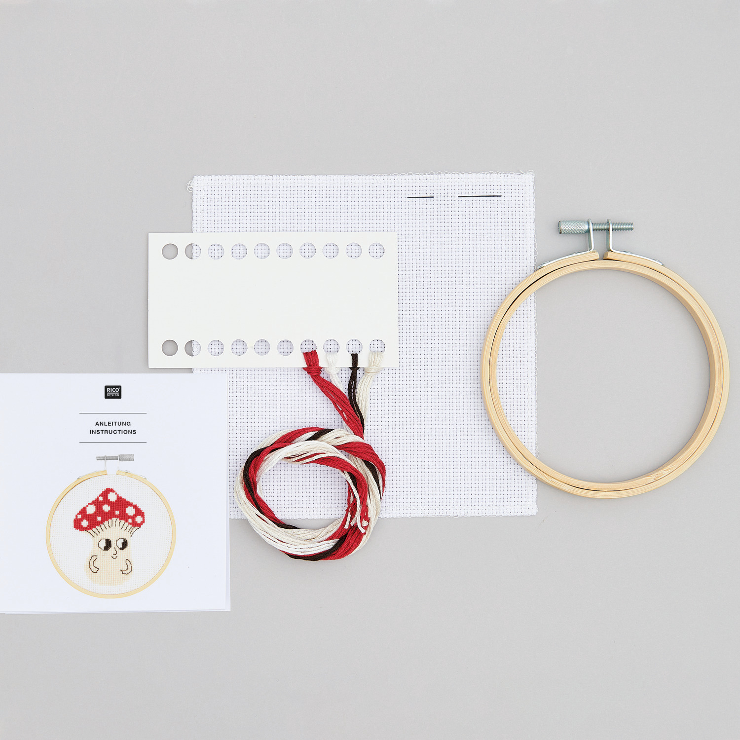 Stickpackung Shrooom kleiner Pilz: Komplettset mit Stickrahmen, Garn und Anleitung, ideal für kreative Projekte.