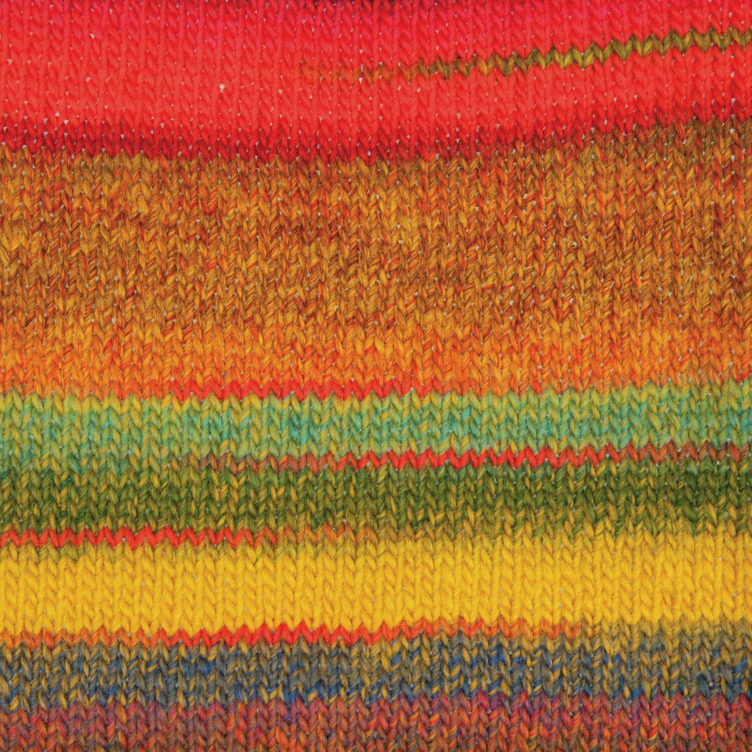 Ein gestricktes Stück aus einem orange roten Farbverlaufsgarn. Detailansicht eines Produktes.