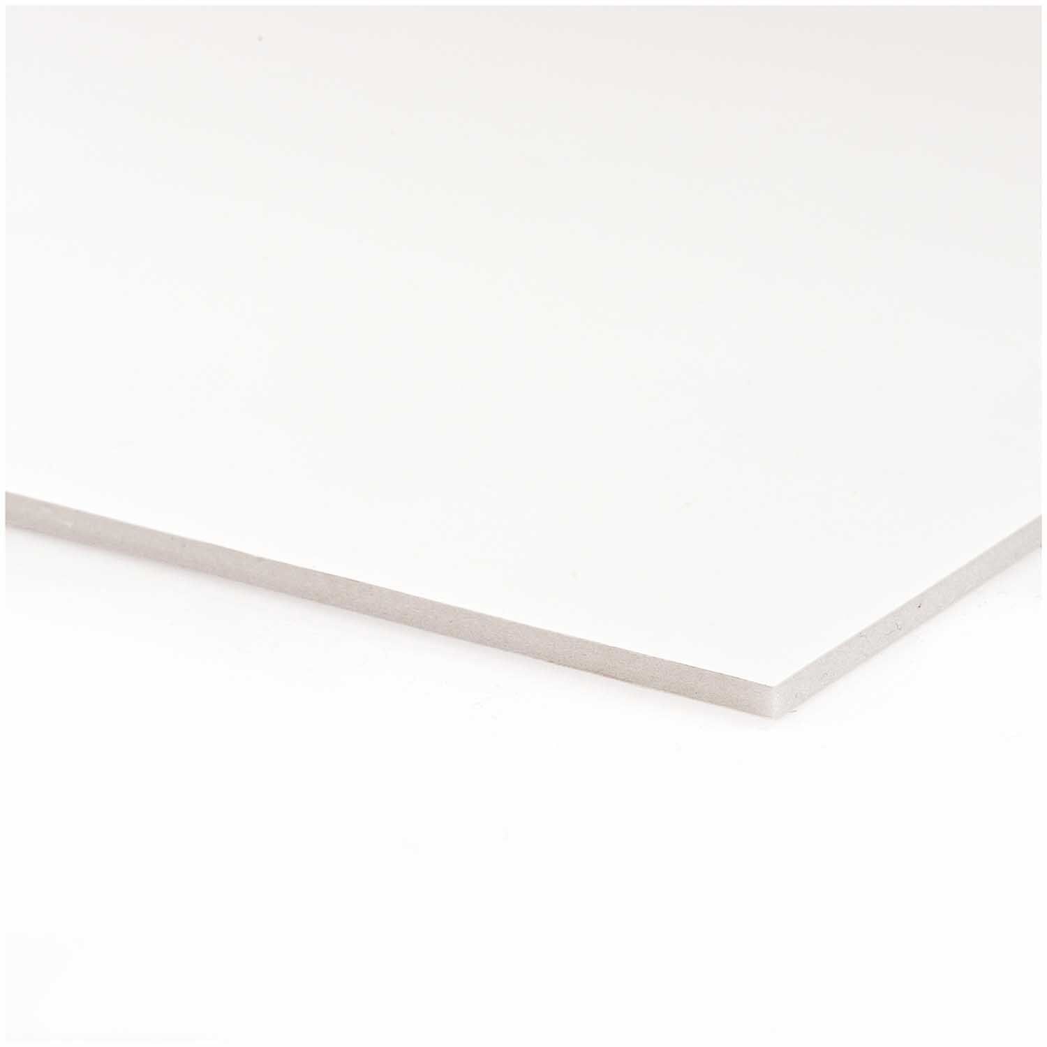Foamboard weiß A3 3mm von Rico Design, zeigt eine glatte, weiße Oberfläche in Nahaufnahme. Ideal für kreative Projekte.