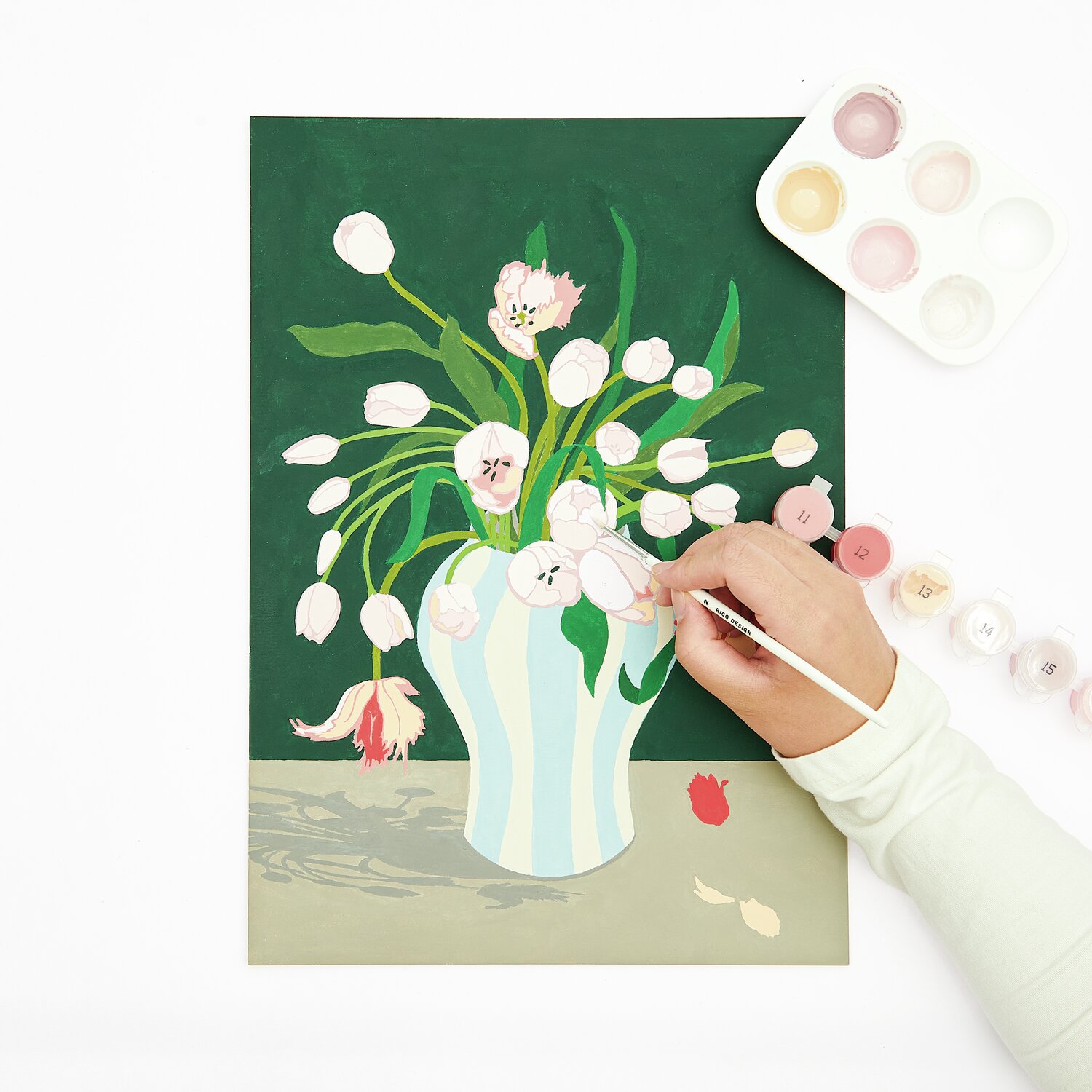Malen nach Zahlen Tulpen Bouqet: Hand malt Tulpen in Vase auf grünem Hintergrund, Set von Rico Design.