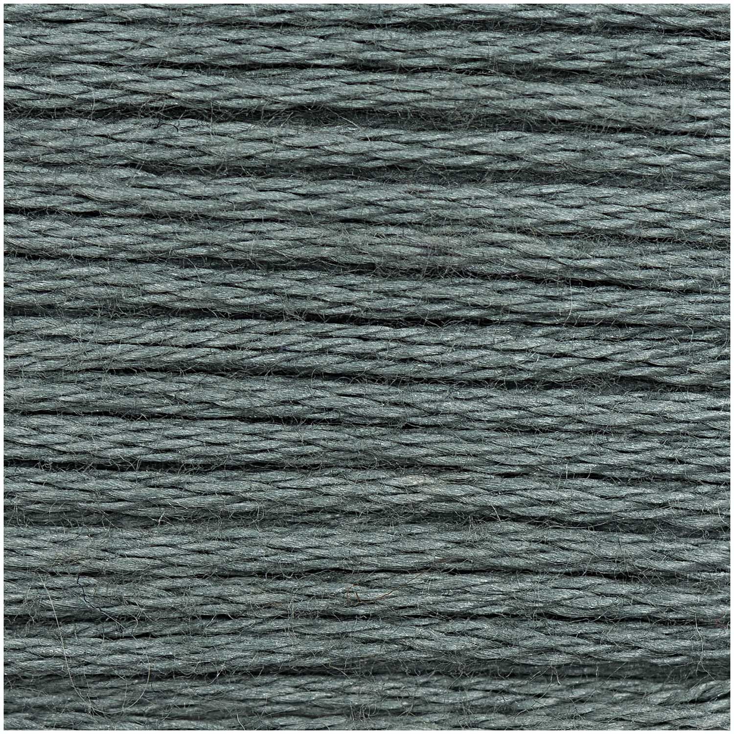 Sticktwist 8m von Rico Design in Grau, ideal für Stickprojekte. Nahaufnahme der Garnstruktur.
