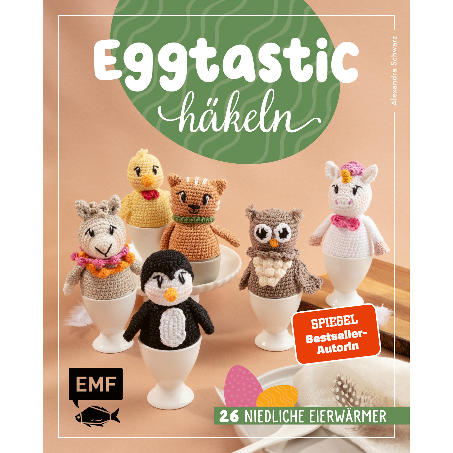 Eggtastic häkeln - Niedliche Eierwärmer: Sechs gehäkelte Tierfiguren als Eierwärmer in Eierschalen.