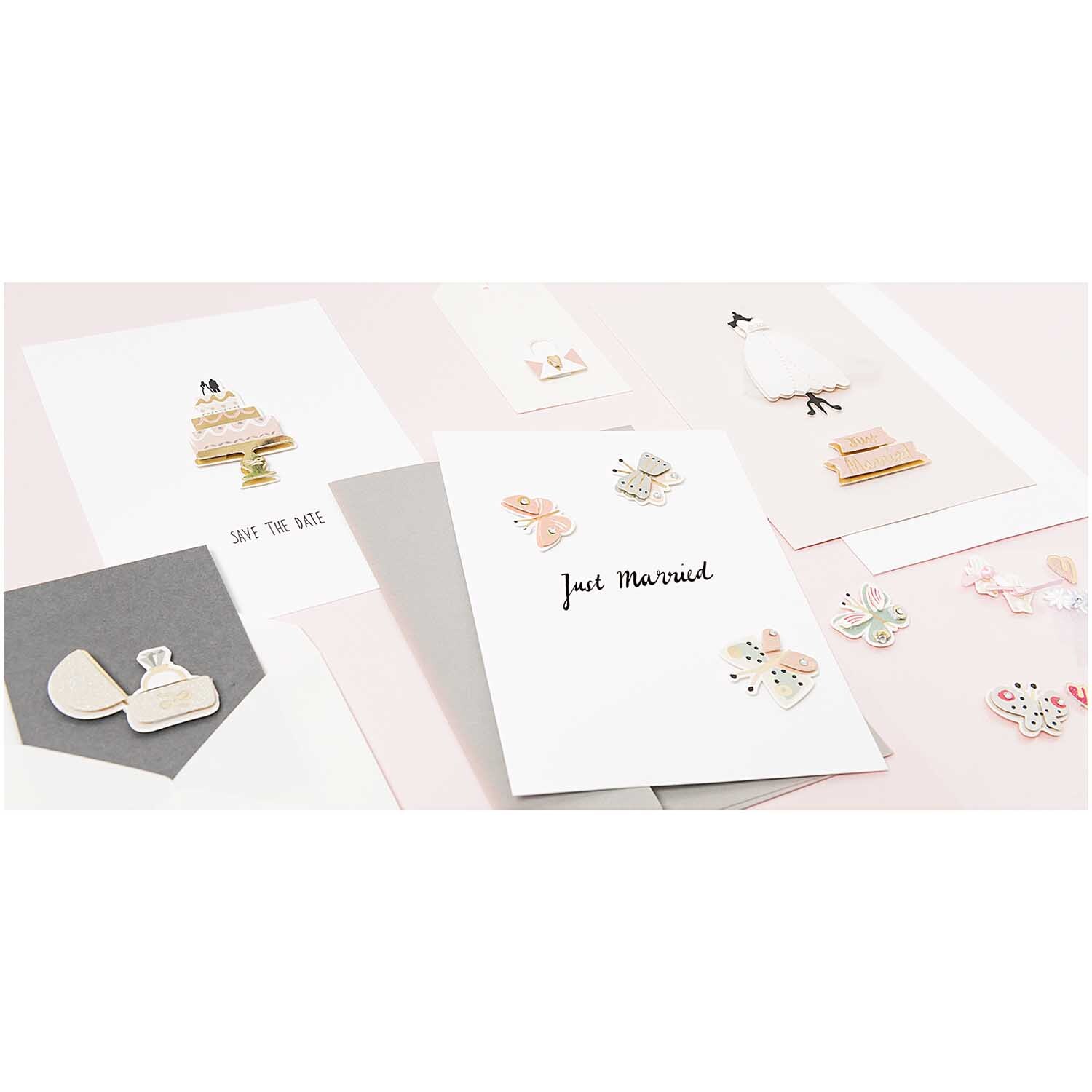 Paper Poetry 3D-Sticker Rosen mit Perle auf Karten und Umschlägen, ideal für kreative Bastelprojekte.