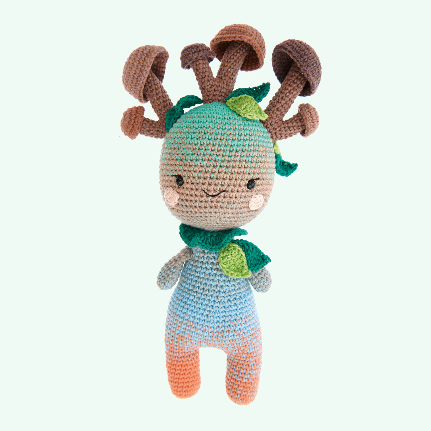 Gehäkelte Figur: Mother Earth-Head aus dem Heft Ricorumi Element Heads
