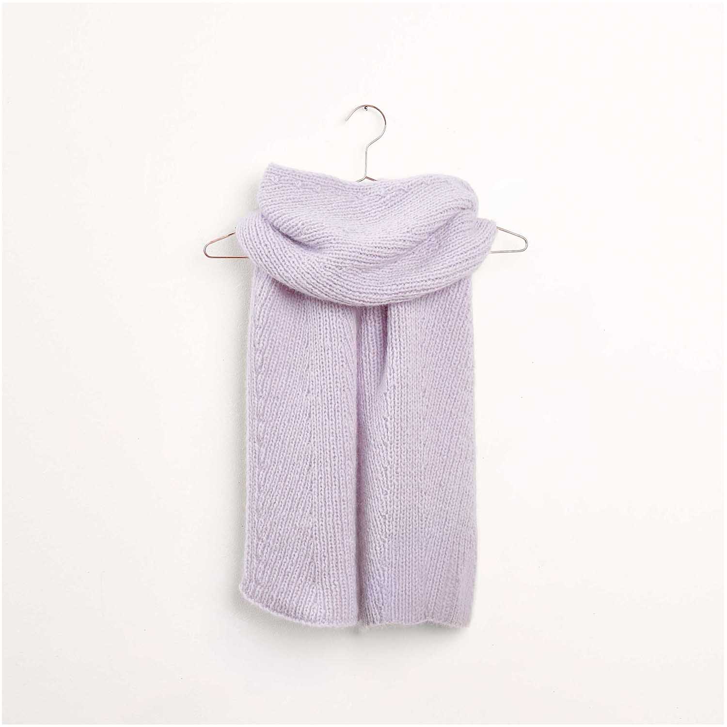Gestrickter Schal: Modell 14 aus dem Heft Luxury Knits Winter Special