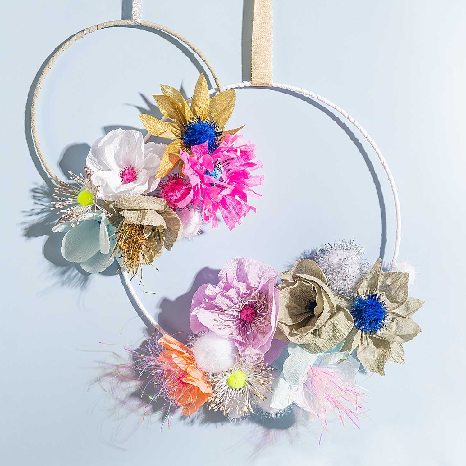 Blütenstempel 6cm 100 Stück von Rico Design: Bunte, handgefertigte Blumenarrangements auf einem dekorativen Ring.