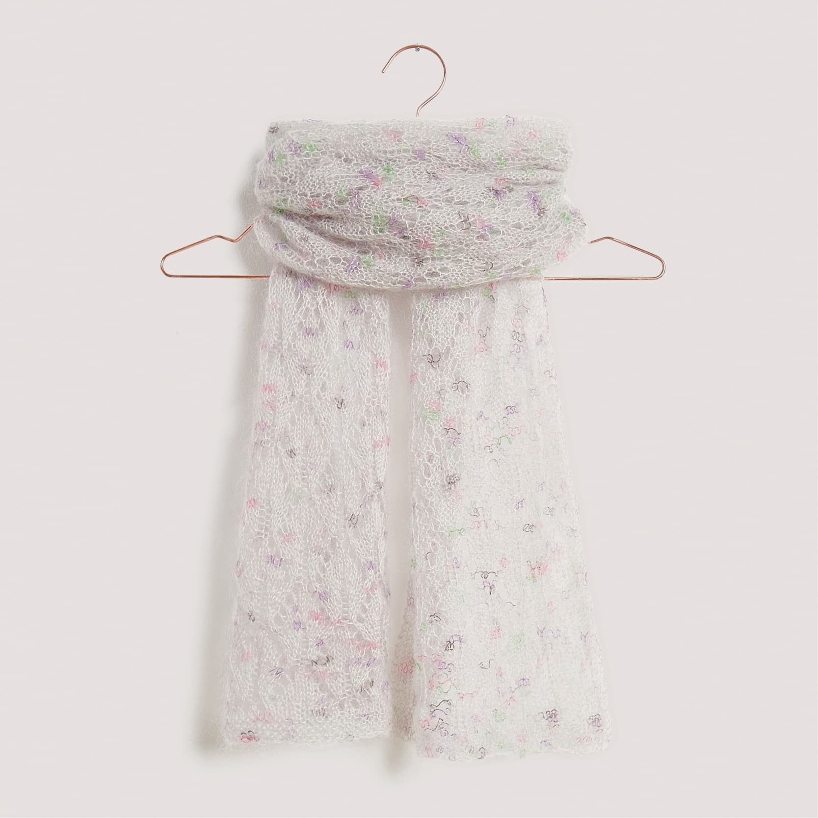 Gestricktes Tuch: Modell 07 aus dem Heft Lovewool No. 18