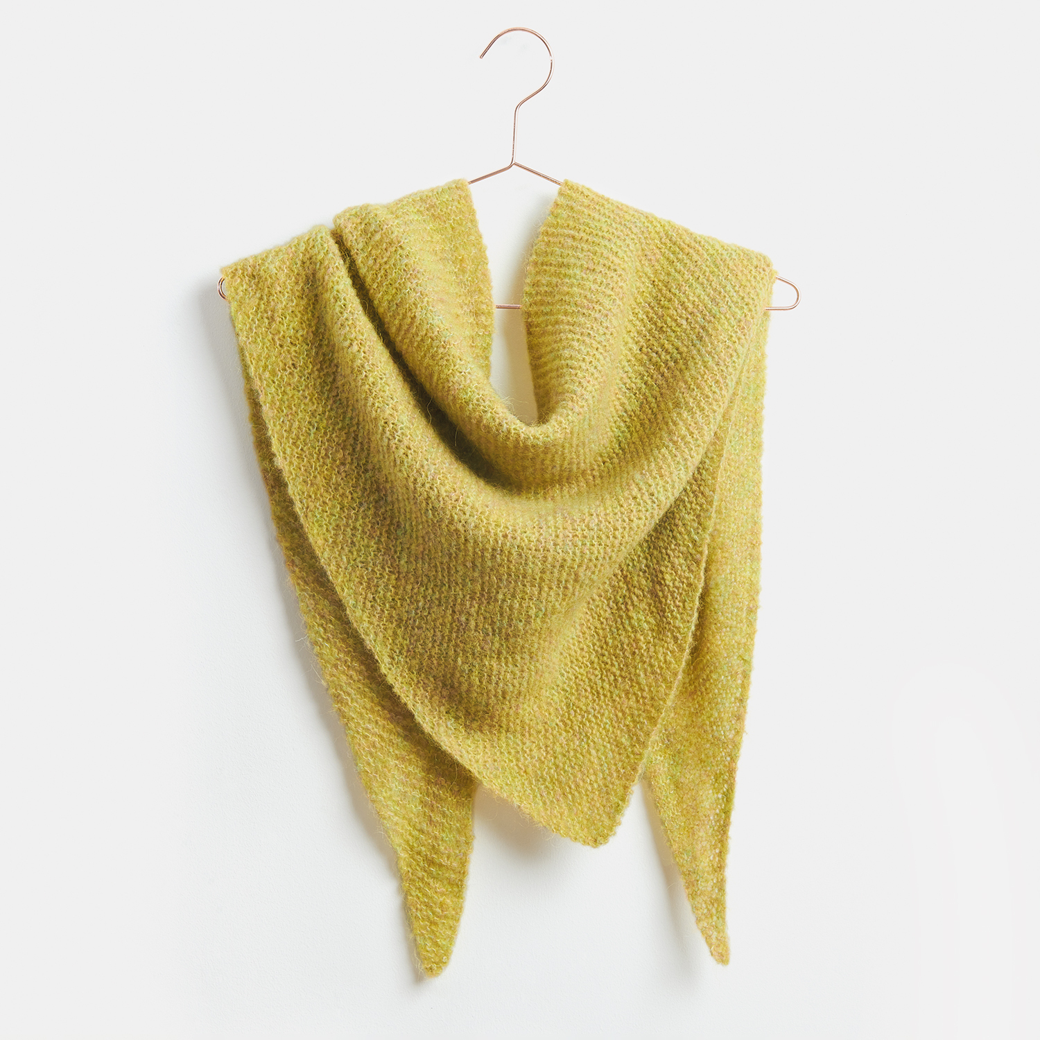 Strickanleitung für ein elegantes Dreieckstuch aus Fashion Skinny Alpaca aran, ideal für kühle Tage.