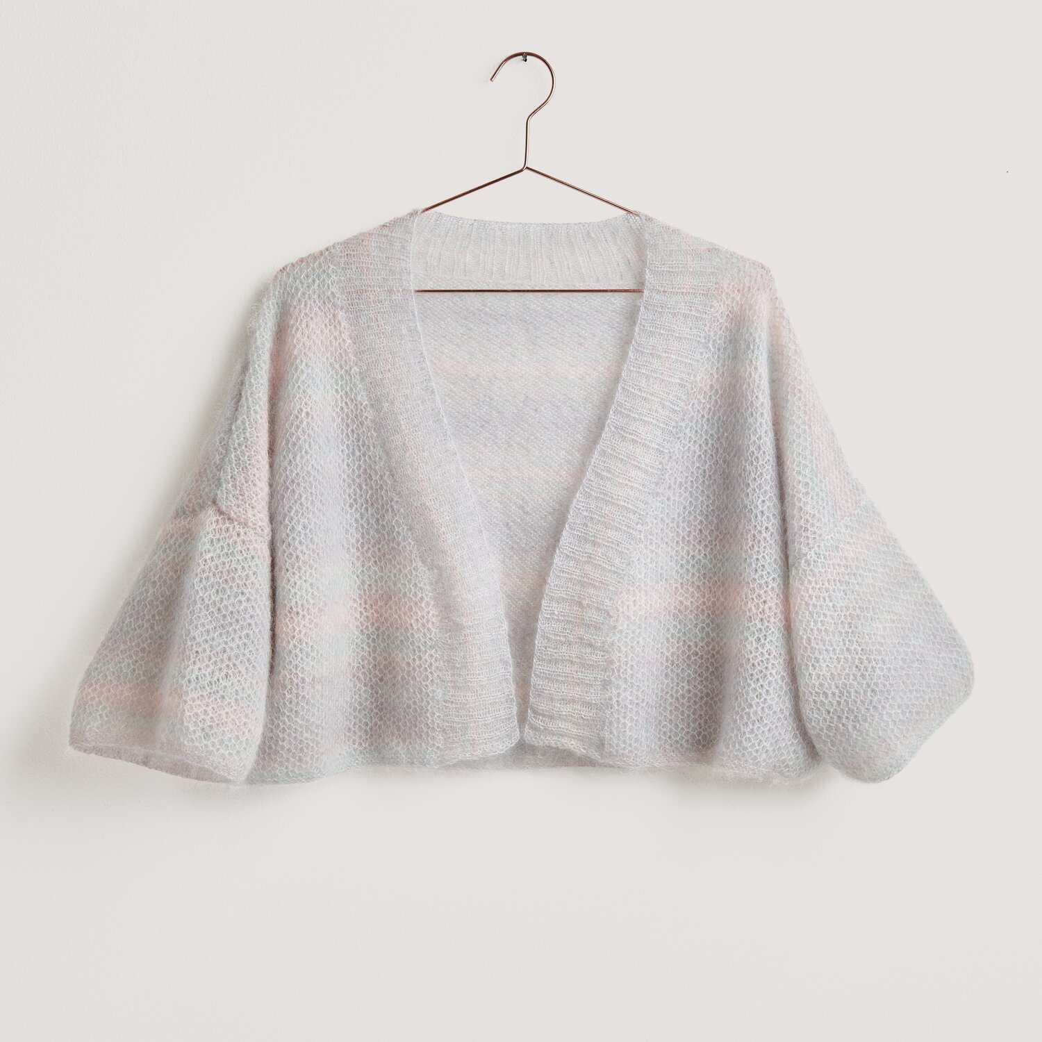 Strickset Jacke Modell 22 aus Lovewool No. 20: Weiche, pastellfarbene Jacke aus Mohair-Seide-Mischung, ideal für Frühling und Sommer.