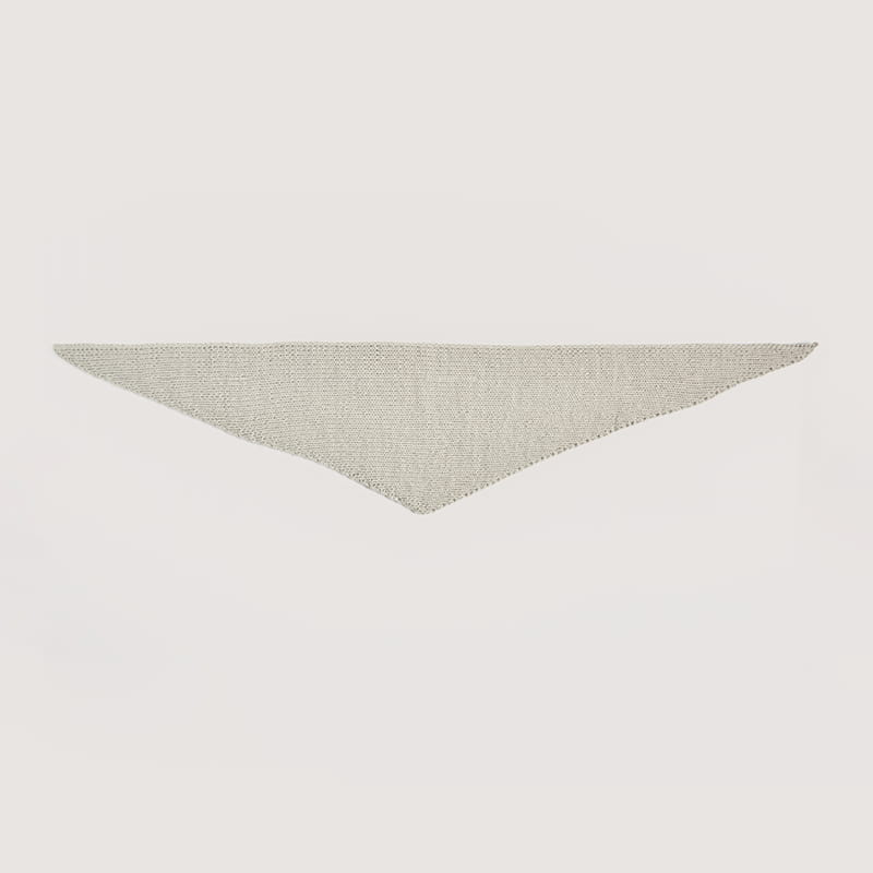 Gestricktes Dreieckstuch in Beige: Modell 05a aus dem Heft Vegan Cashmere
