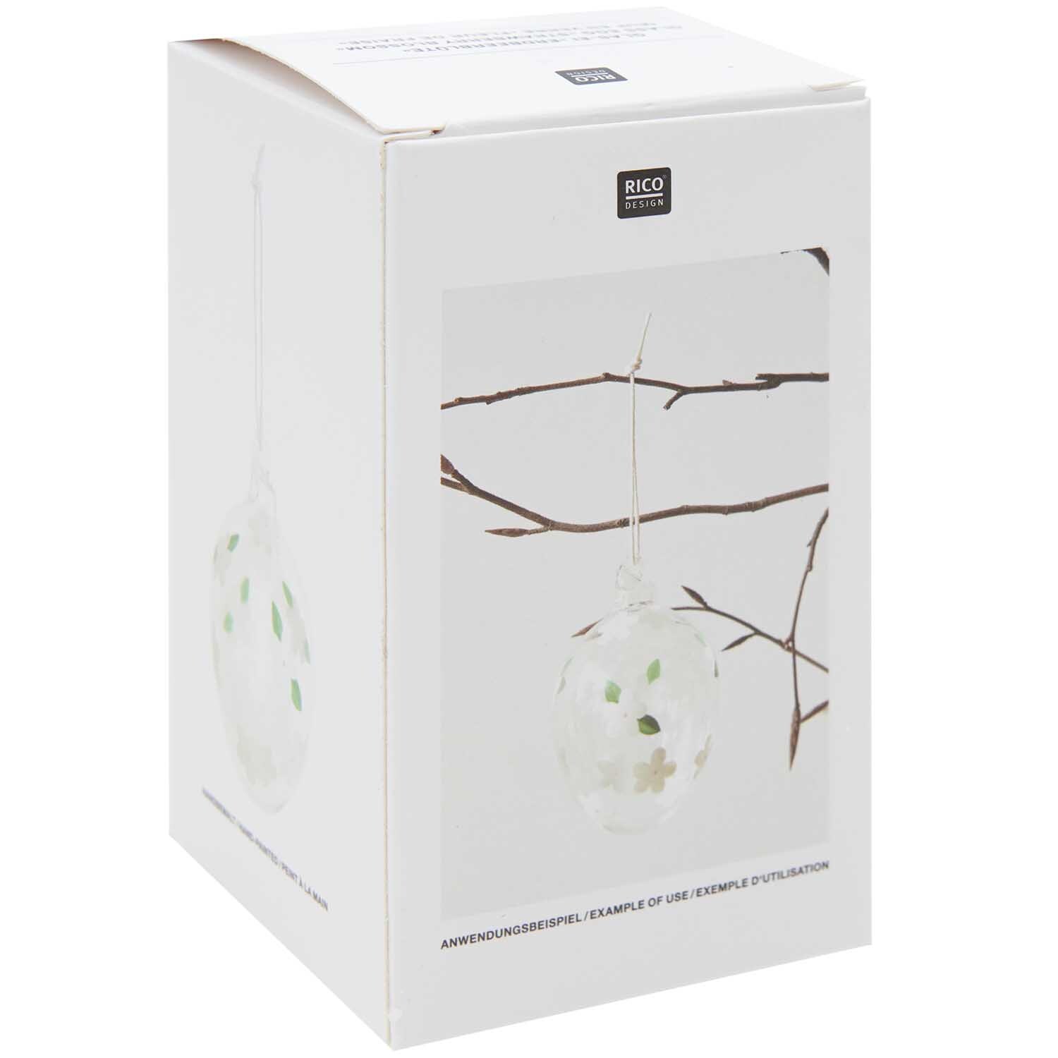 Glas Ei Erdbeerblüte handbemalt Ø 6cm von Rico Design, präsentiert in einer weißen Verpackung mit Astmotiv.