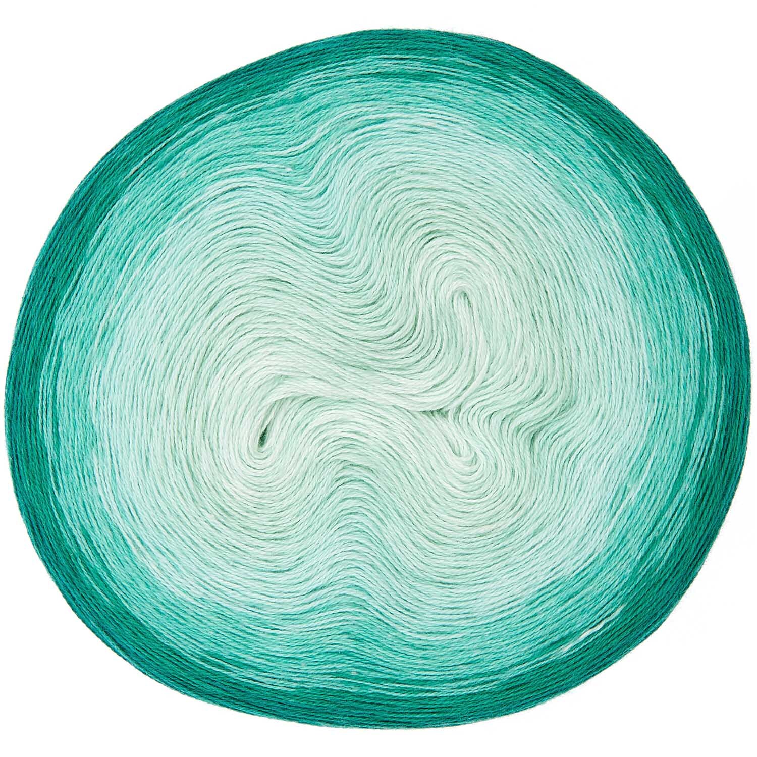 Creative Cotton Dégradé Lucky 8: Ein türkisfarbener Garnknäuel von Rico Design, 200g, 800m, ideal für Strickprojekte.