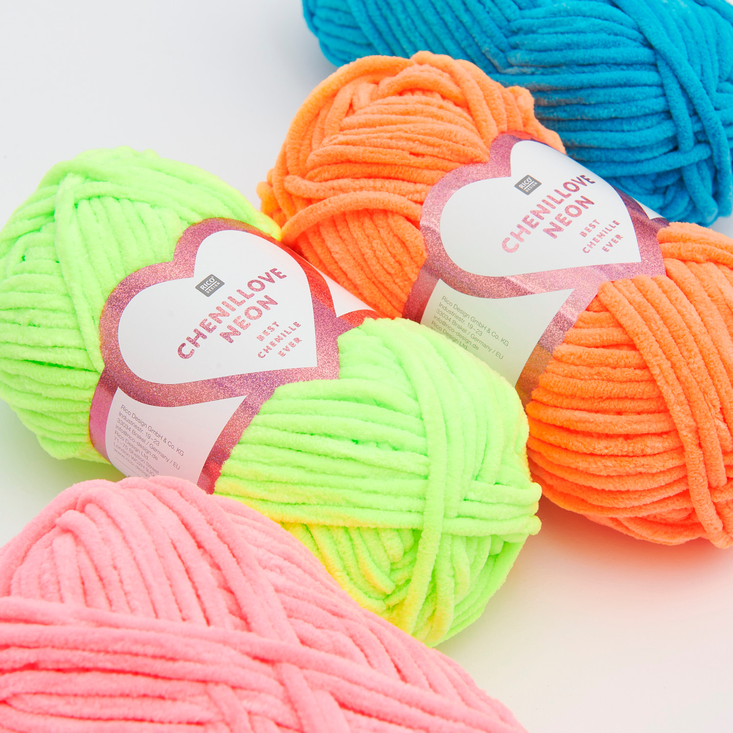Creative Chenillove Neon Sortiment mit 40 Teilen in leuchtenden Farben wie Pink, Orange, Grün und Blau von Rico Design.