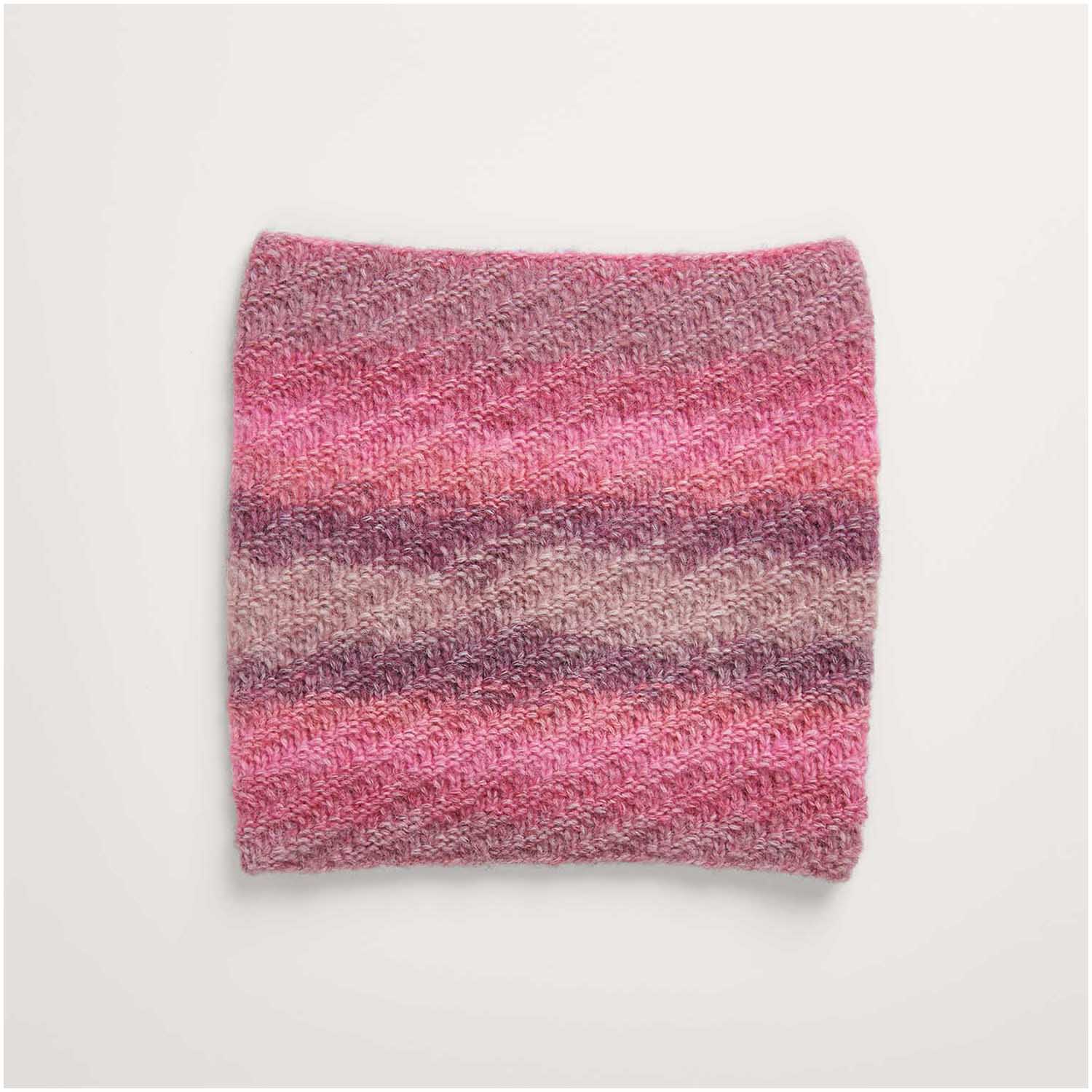 Gestrickter Loop: Modell 11 aus dem Heft Creative Painted Power Special