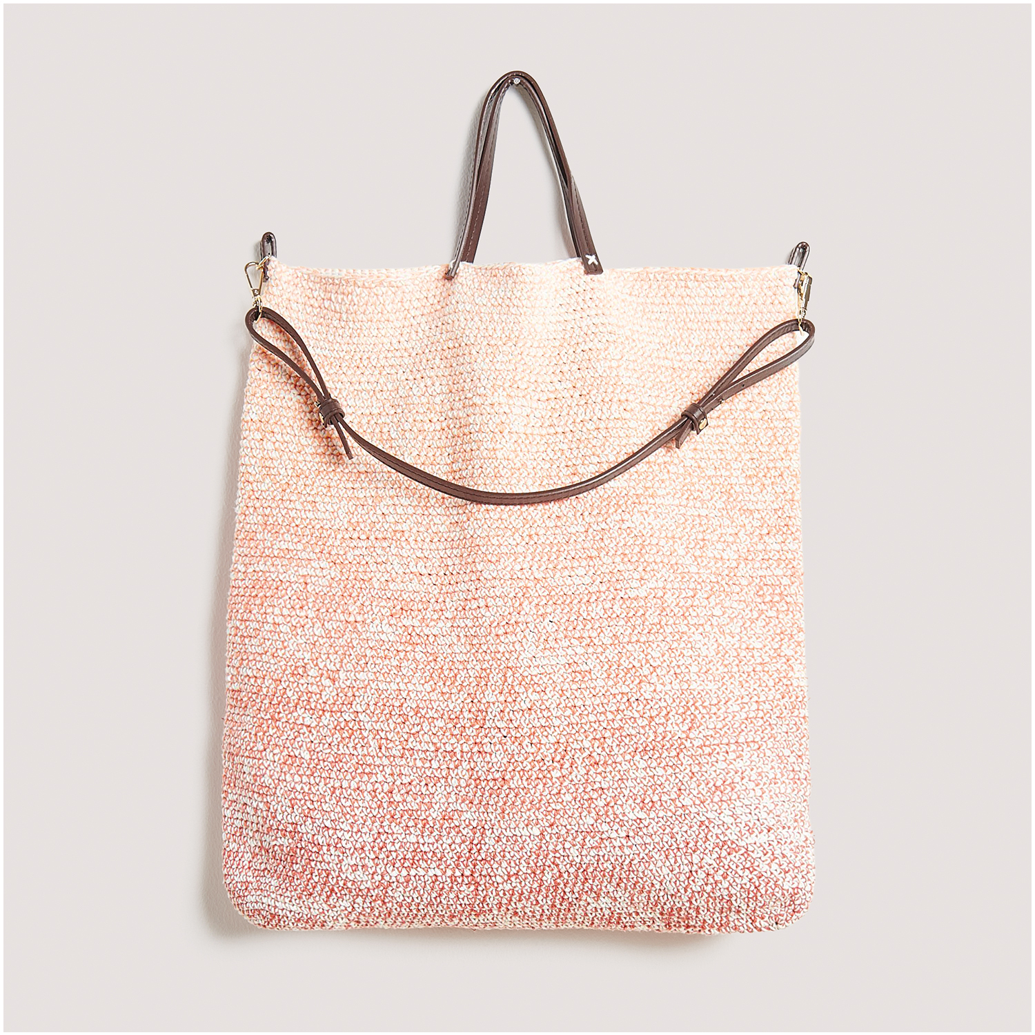 Häkelset Tasche Modell 04: Elegante Tasche mit Farbverlauf und braunen Henkeln, ideal für den Alltag.