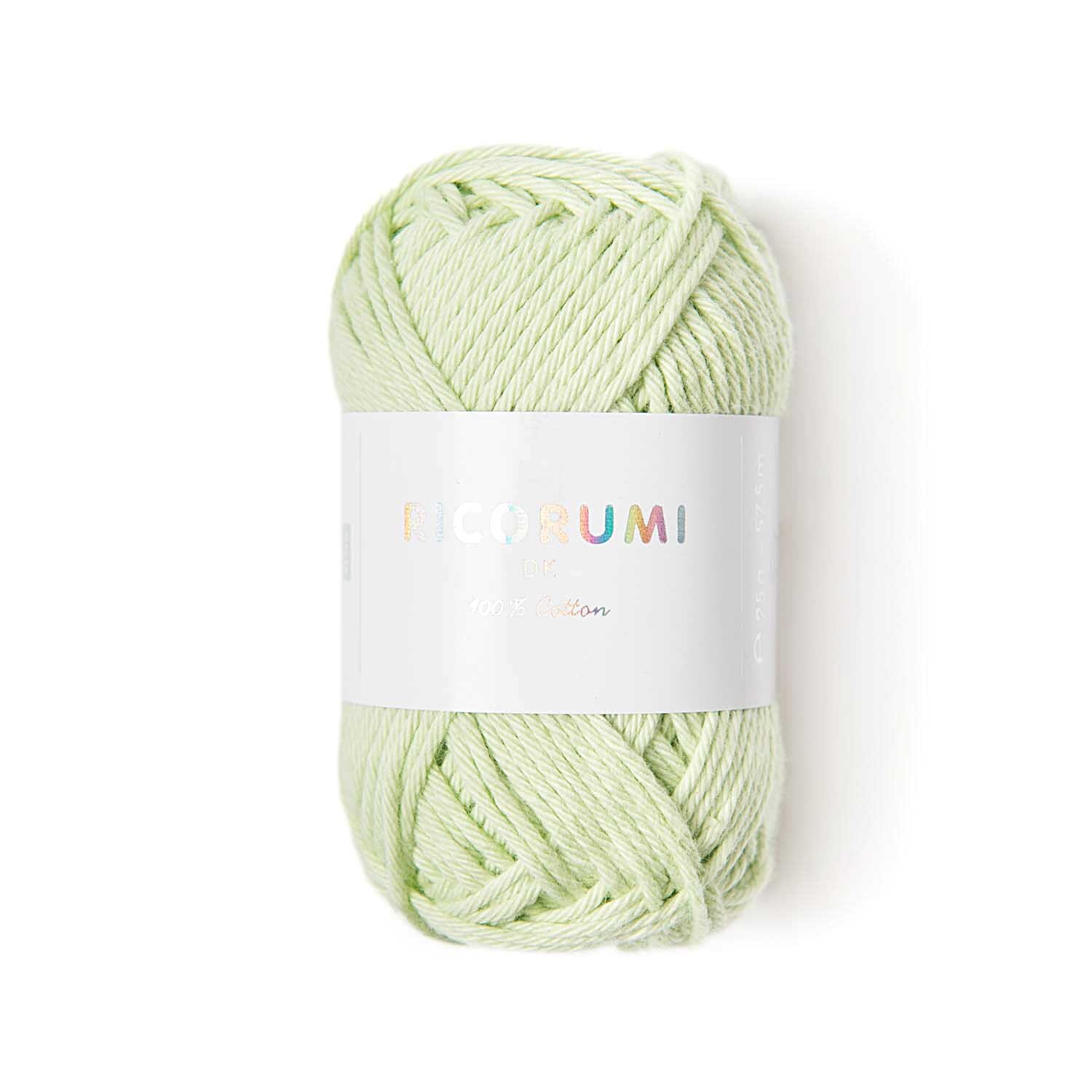 Creative Ricorumi dk Häkelset Erdbeere zeigt pastellgrünes Garn von Rico Design, ideal für kreative Projekte.