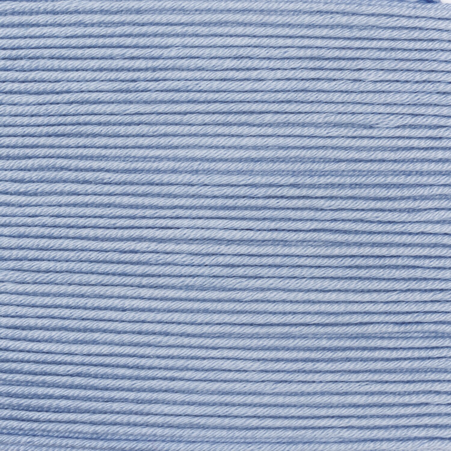 Wickelkarte des Garns Essentials Cotton dk in der Farbe 105 Blassblau.
