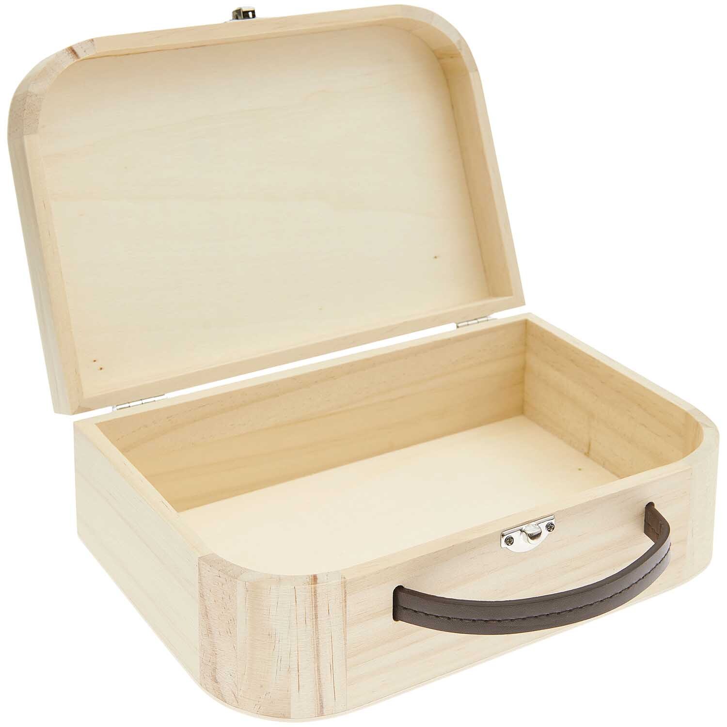 Holzkoffer natur 25x17x8,5cm von Rico Design, geöffnet mit braunem Griff, ideal zur Aufbewahrung.