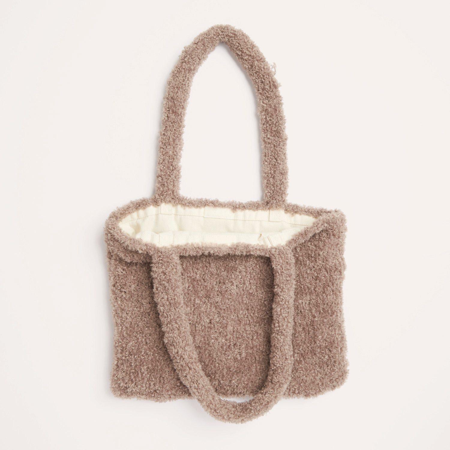 Made by Me No. 19 Herbst-Winter: Flauschige braune Tasche mit langen Henkeln, ideal für den Herbst.