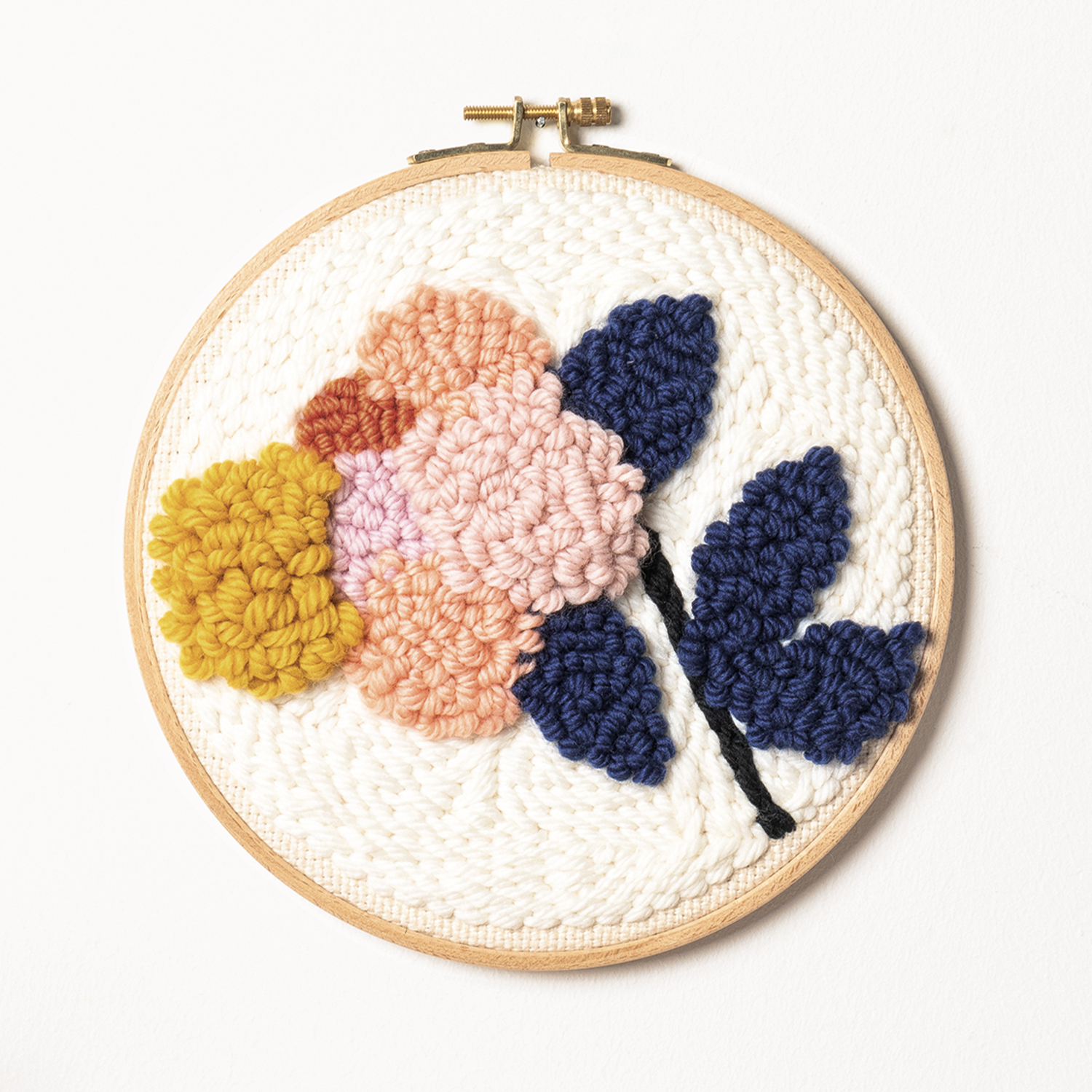 Punch Needle Anleitung Florale Punch Needle Deko von Rico Design