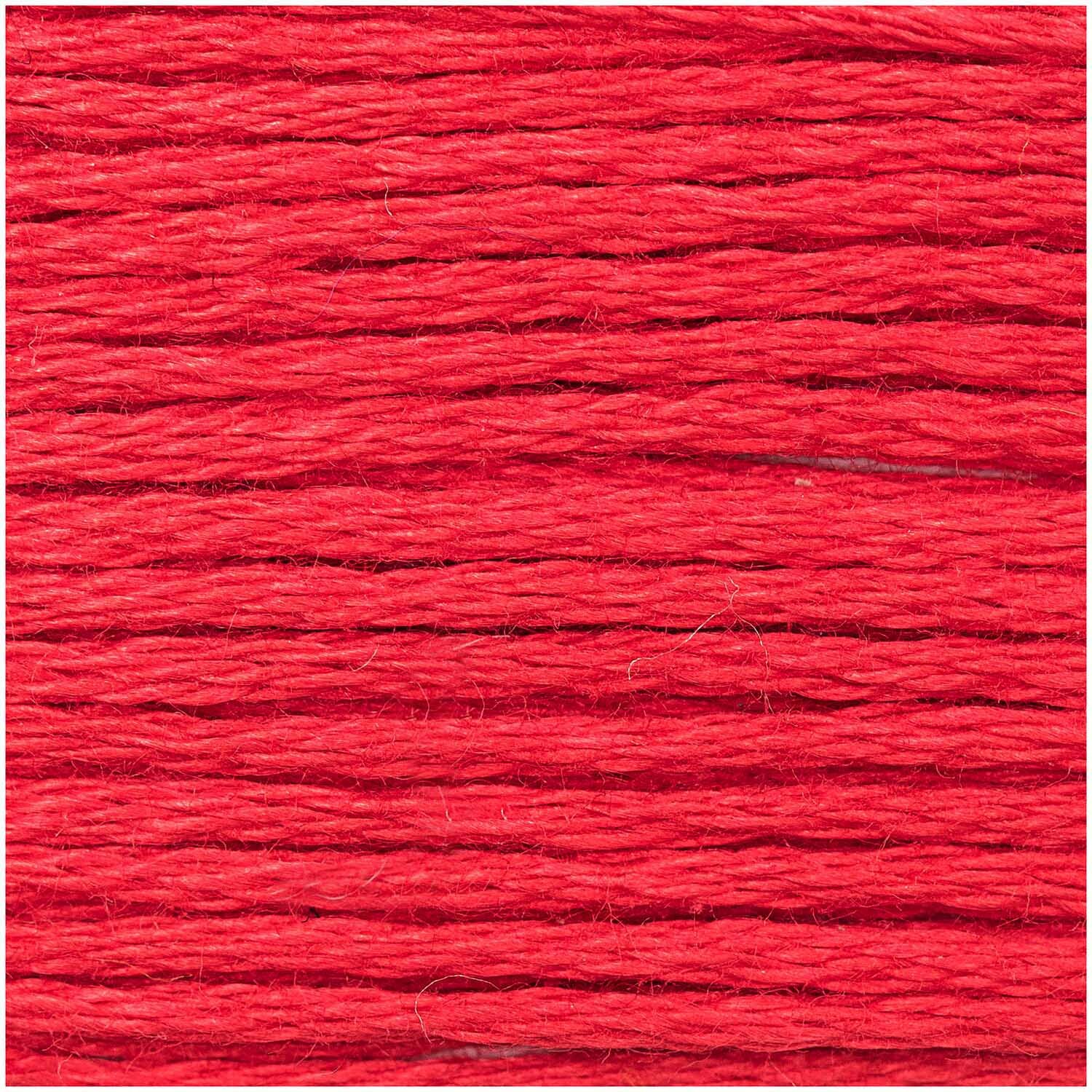 Sticktwist 8m von Rico Design in leuchtendem Rot, ideal für kreative Stickprojekte.
