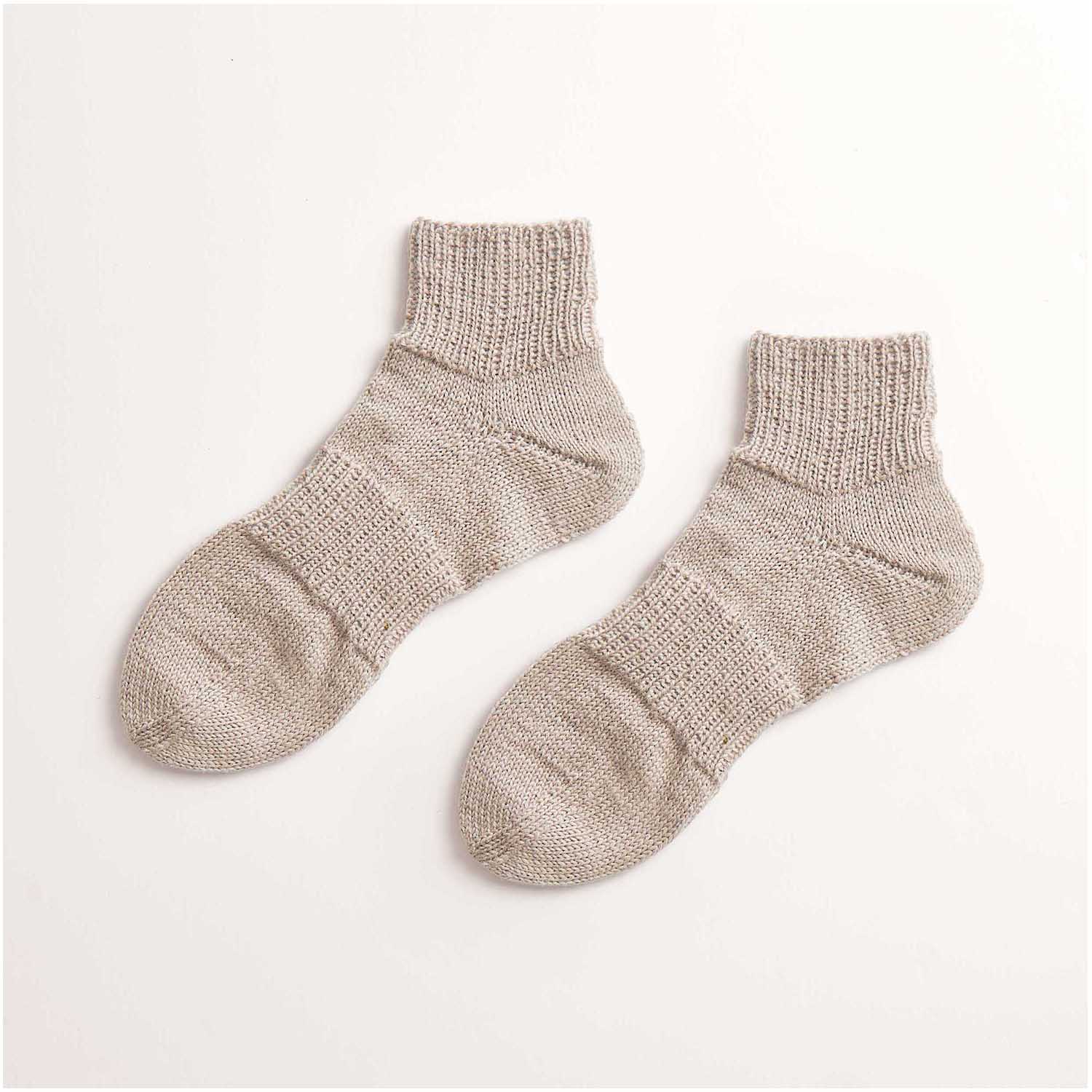 Gestrickte Socken: Modell 19 aus dem Heft Luxury Knits Winter Special