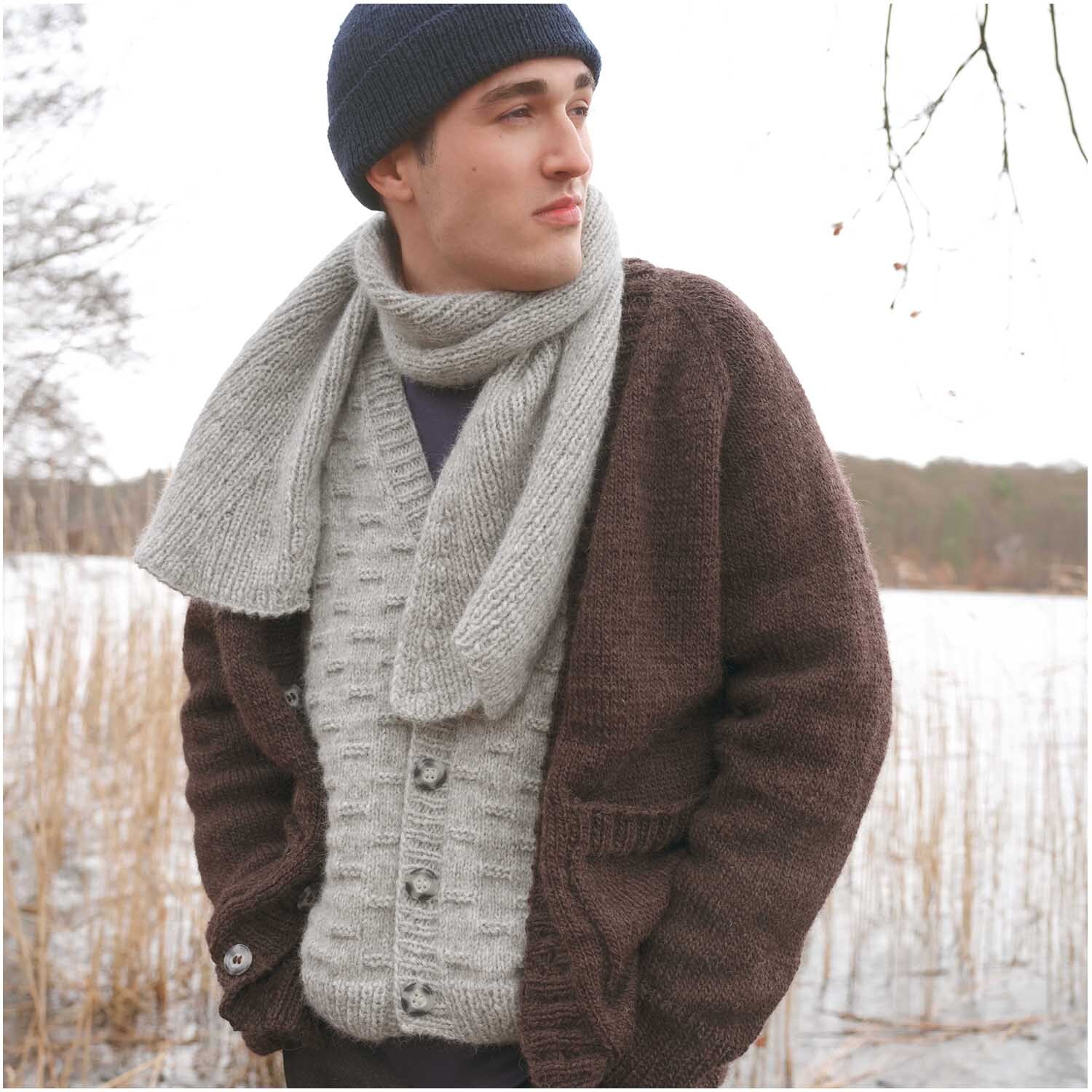 Strickset Schal Modell 14 aus Luxury Knits Winter Special zeigt einen eleganten, handgefertigten Schal in warmen Winterfarben.