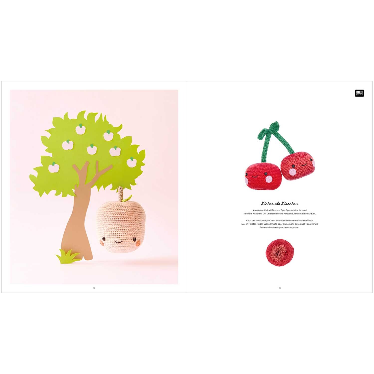 Ricorumi Fresh Friends deutsch: Häkelfiguren von Rico Design, darunter ein Apfel und Kirschen vor einem Baum.