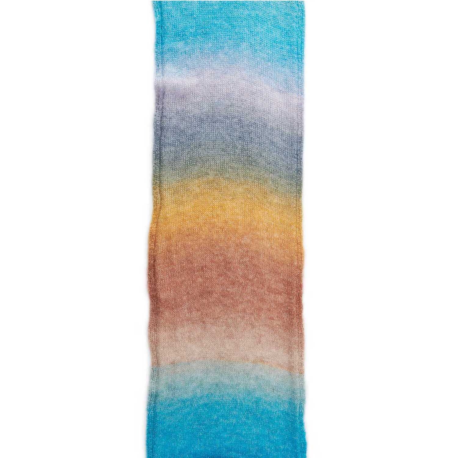 Essentials Super Kid Mohair Loves Silk Print von Rico Design zeigt einen sanften Farbverlauf in Blau, Lila, Gelb und Braun. Ideal für Sommerprojekte.