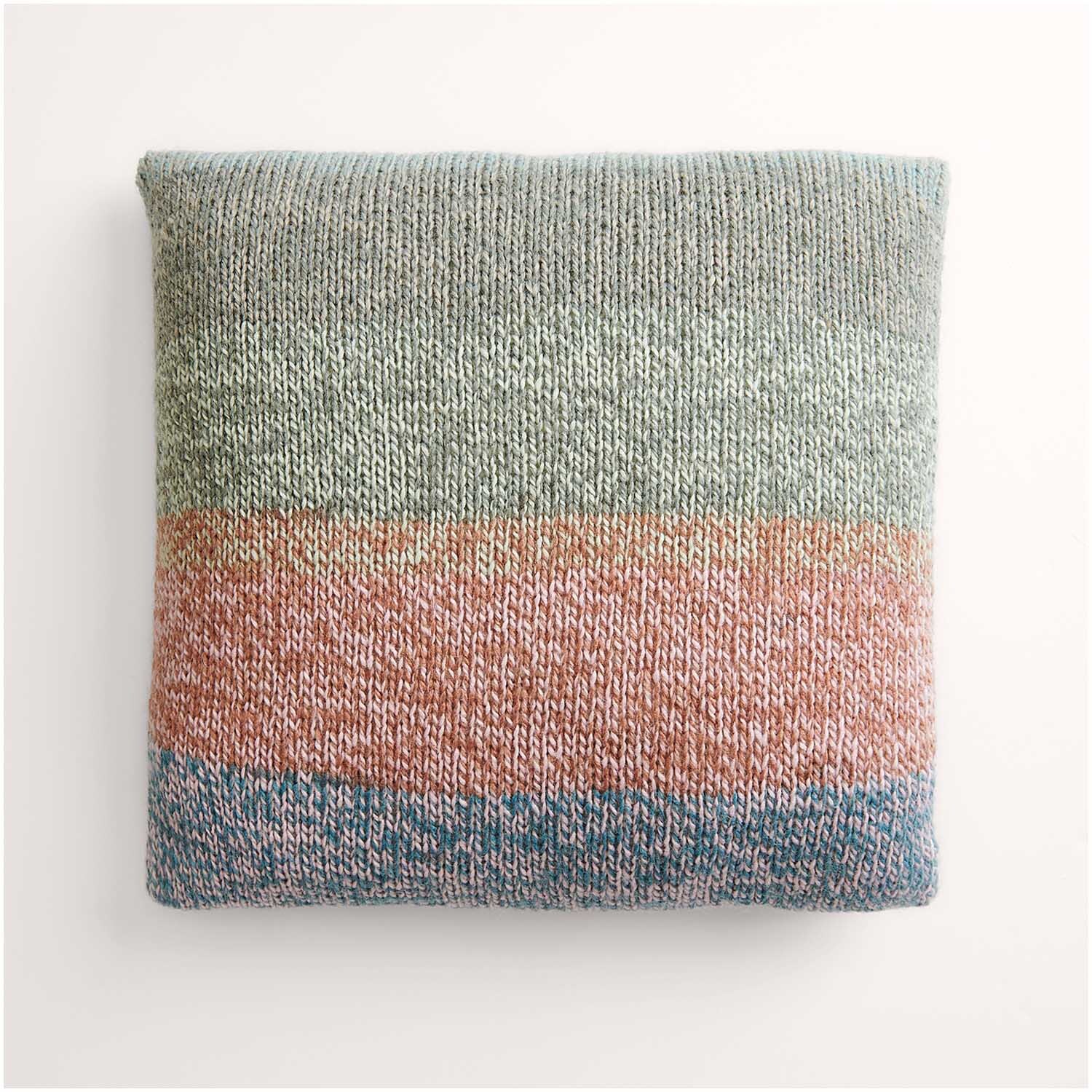Strickset Kissen Modell 04 aus Die Neue Masche Nr. 7, gestrickt in sanften Pastelltönen.