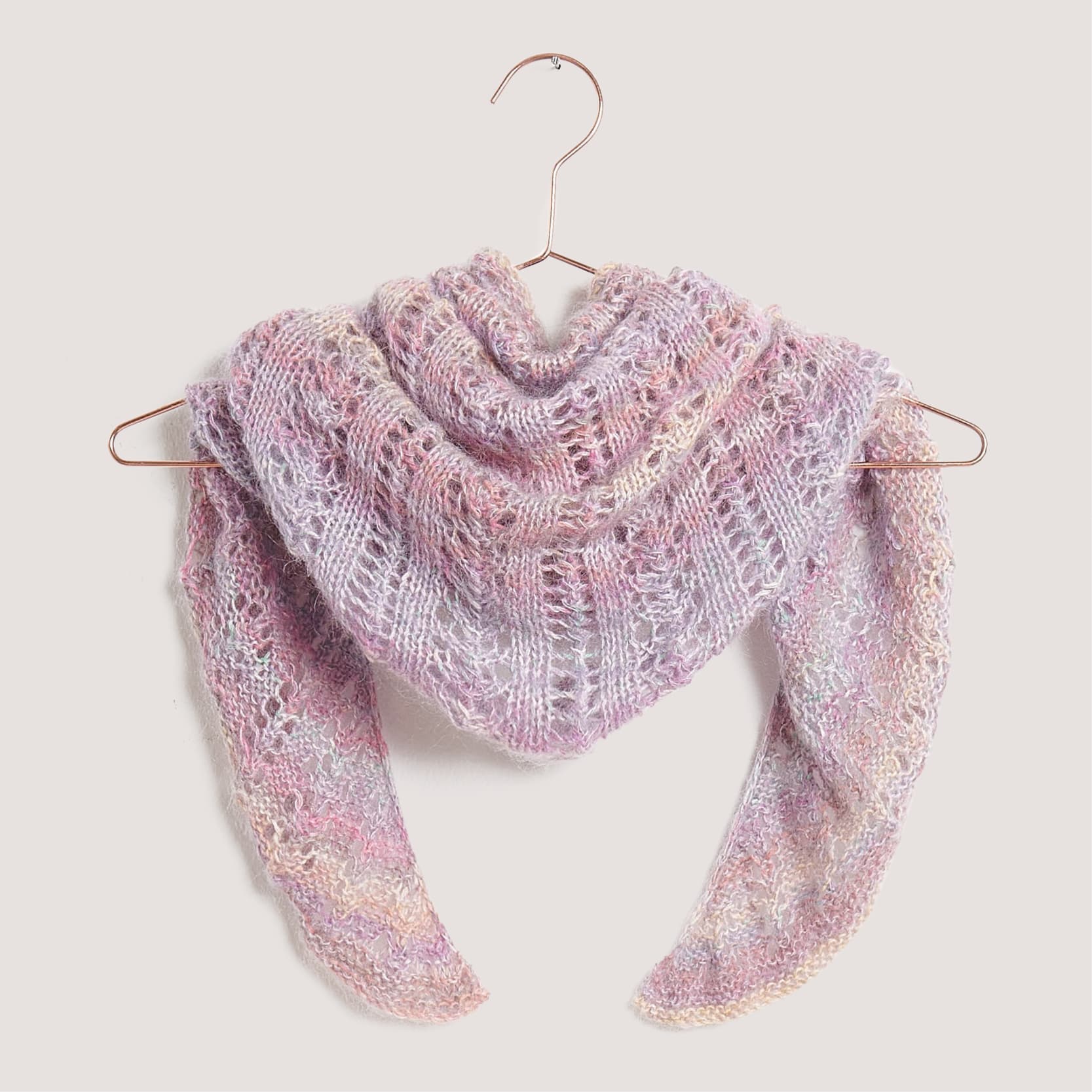 Gestricktes Tuch: Modell 13 aus dem Heft Lovewool No. 18