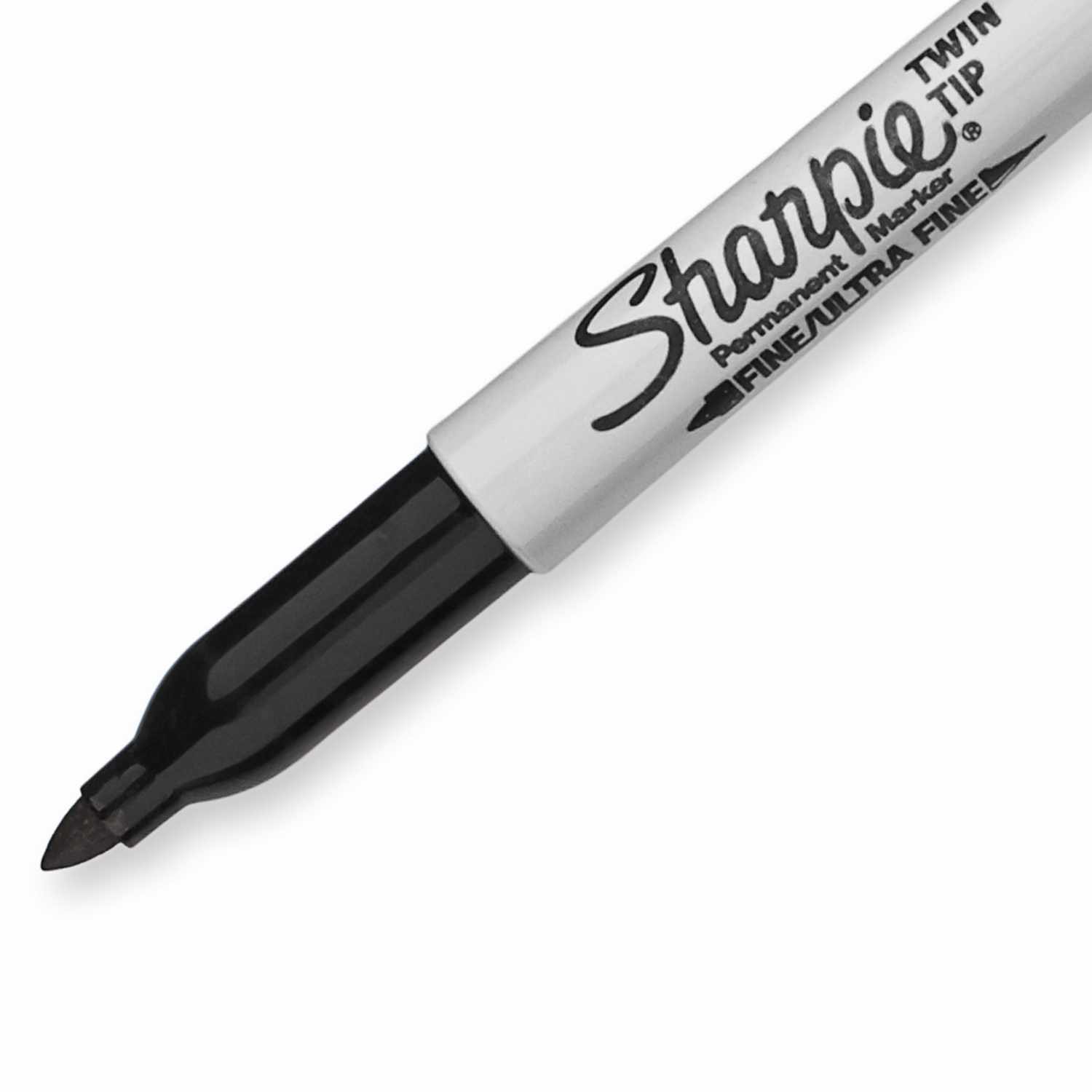 Twin Tip Permanentmarker mit zwei Spitzen von Sharpie, ideal für präzises Schreiben und Zeichnen.