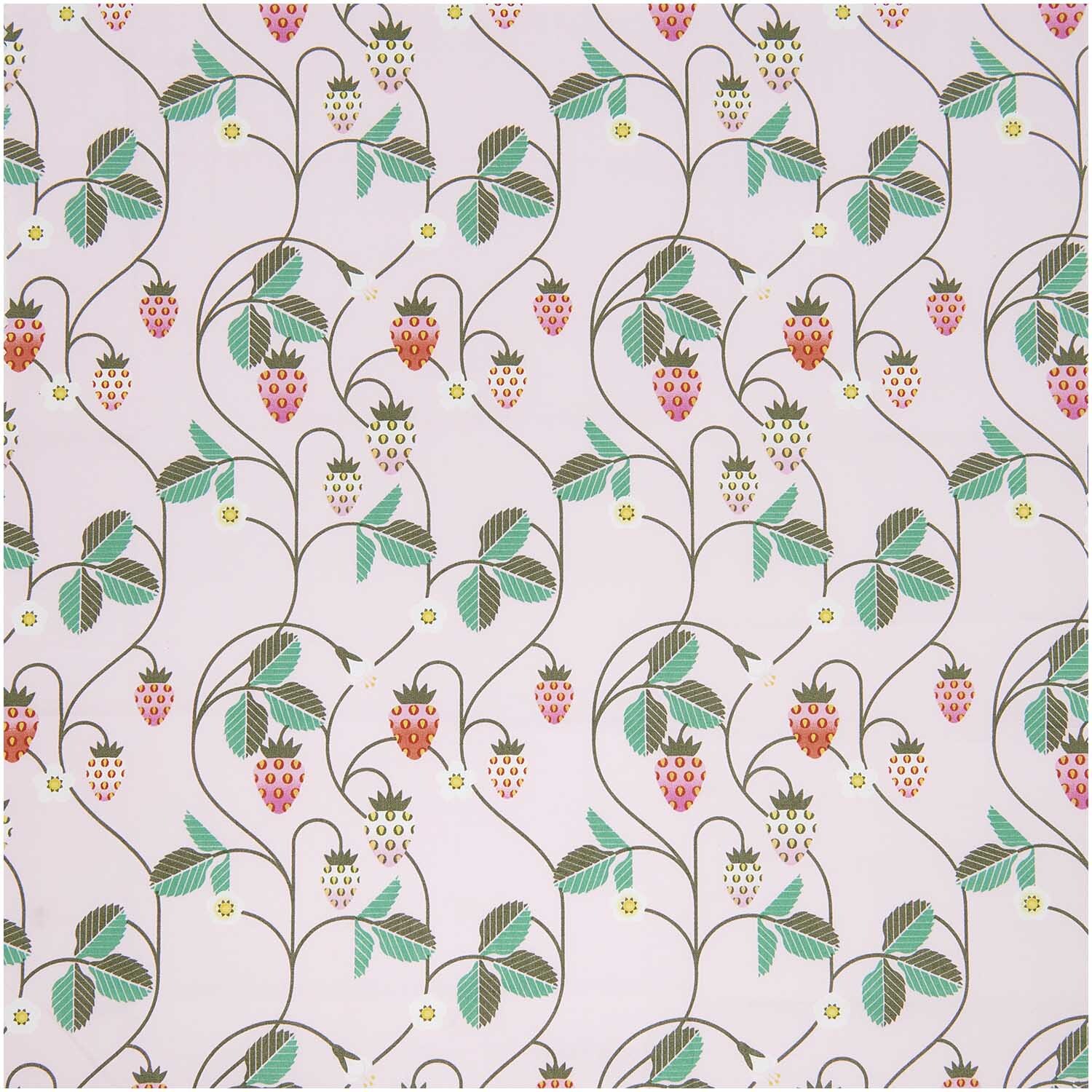 Meterware Baumwoll-Popelin rosa Erdbeeren von Rico Design zeigt ein Muster mit Erdbeeren und grünen Blättern auf rosa Hintergrund.