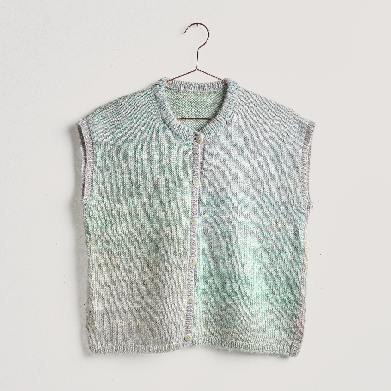 Strickset Weste Modell 16 aus Lovewool No. 20 von Rico Design