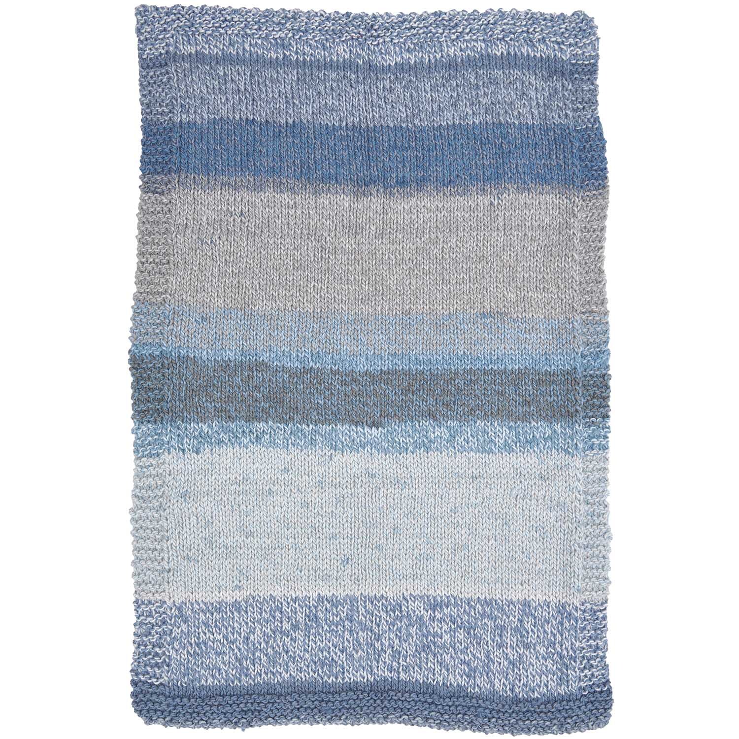 Creative Chic-Unique: Strickstück in Blautönen von Rico Design, zeigt verschiedene Schattierungen und Texturen.