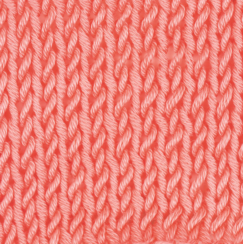 Mille Fili: Nahaufnahme von gestricktem Garn in Koralle, ideal für kreative Strickprojekte.