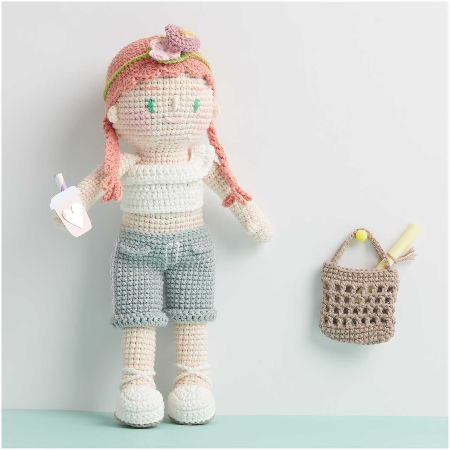 Ricorumi Dollies City Girls: Eine stilvolle Puppe von Rico Design, perfekt für kreative Spielstunden.