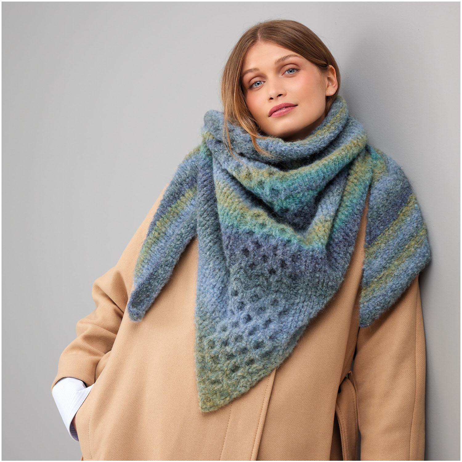 Strickset Dreieckstuch Modell 11 aus Die Neue Masche Nr. 8 von idee. Creativmarkt