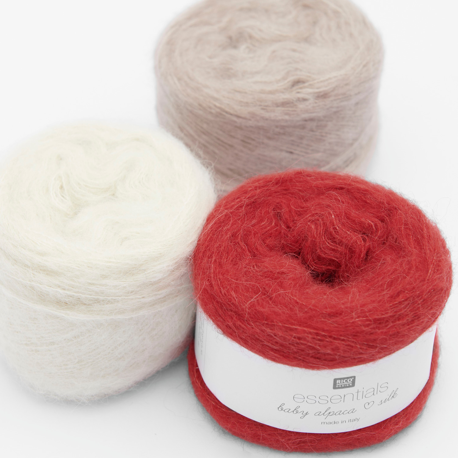 Essentials Baby Alpaca Loves Silk: Drei Wollknäuel in Creme, Staub und Rot von Rico Design, 25g 200m.