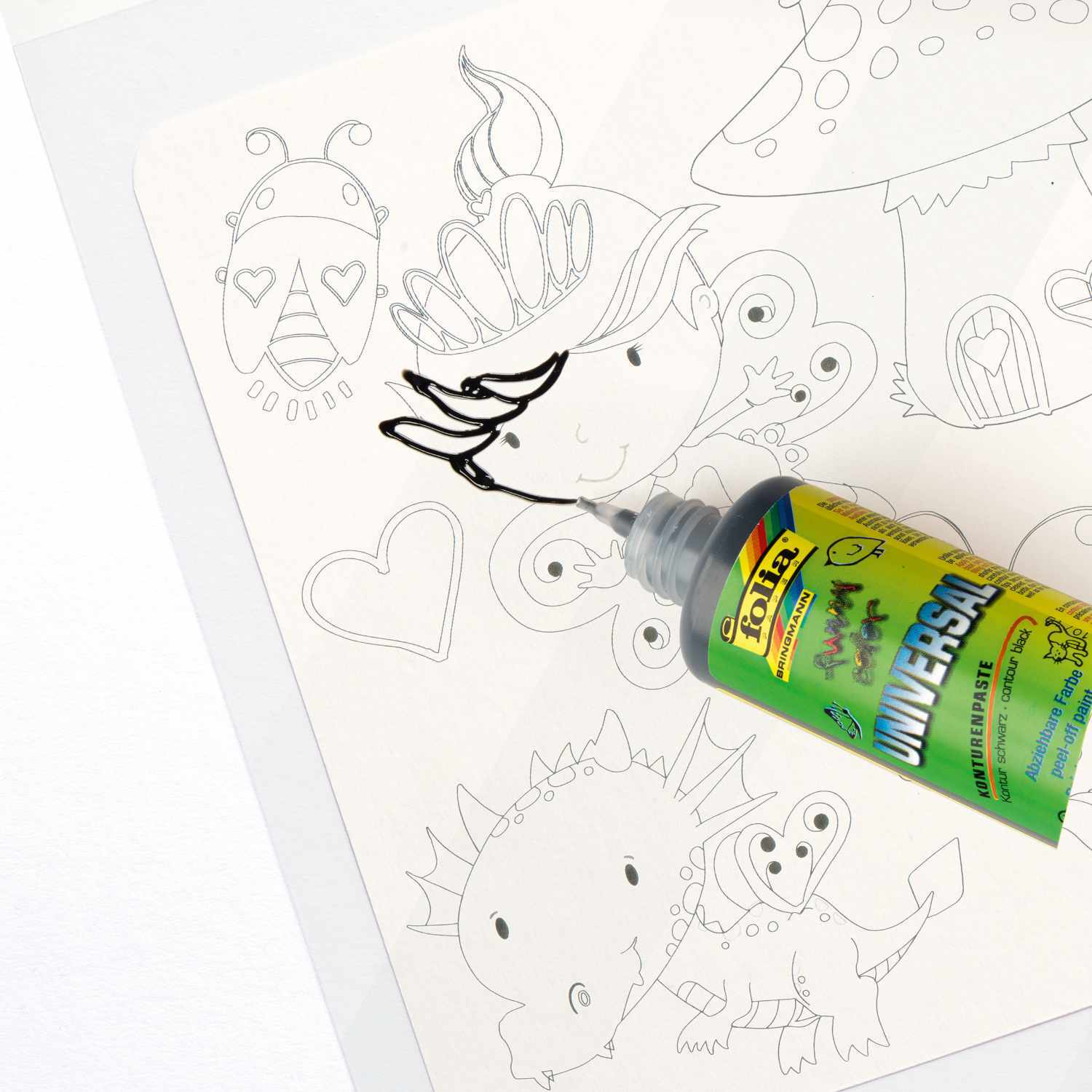 Kreativ-Schablonenset Princess mit Malvorlage und folia Stift, zeigt fantasievolle Zeichnungen.