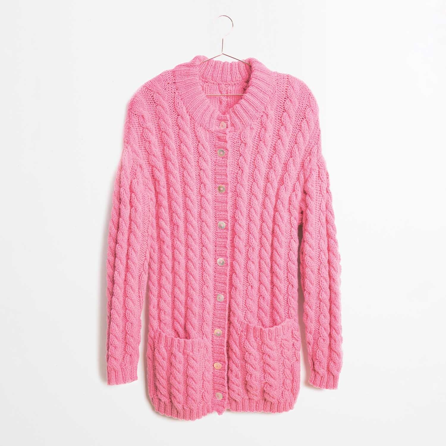 Strickanleitung Zopfmuster-Jacke aus Essentials Alpaca Blend chunky von idee. Creativmarkt 